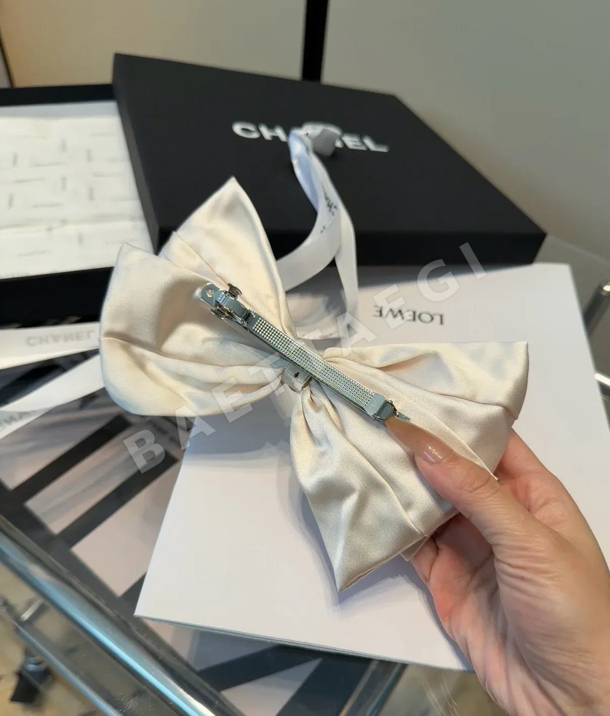 디올 CD 클립 헤어악세사리 상세 이미지 4
