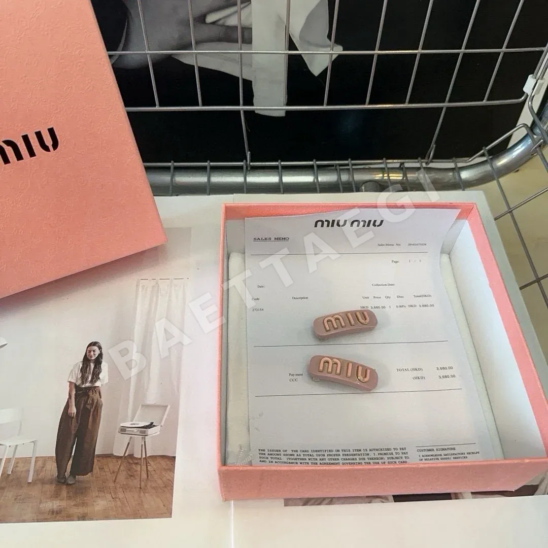 미우미우 레터 프린트 미니 사이드 클립 헤어악세 상세 이미지 2