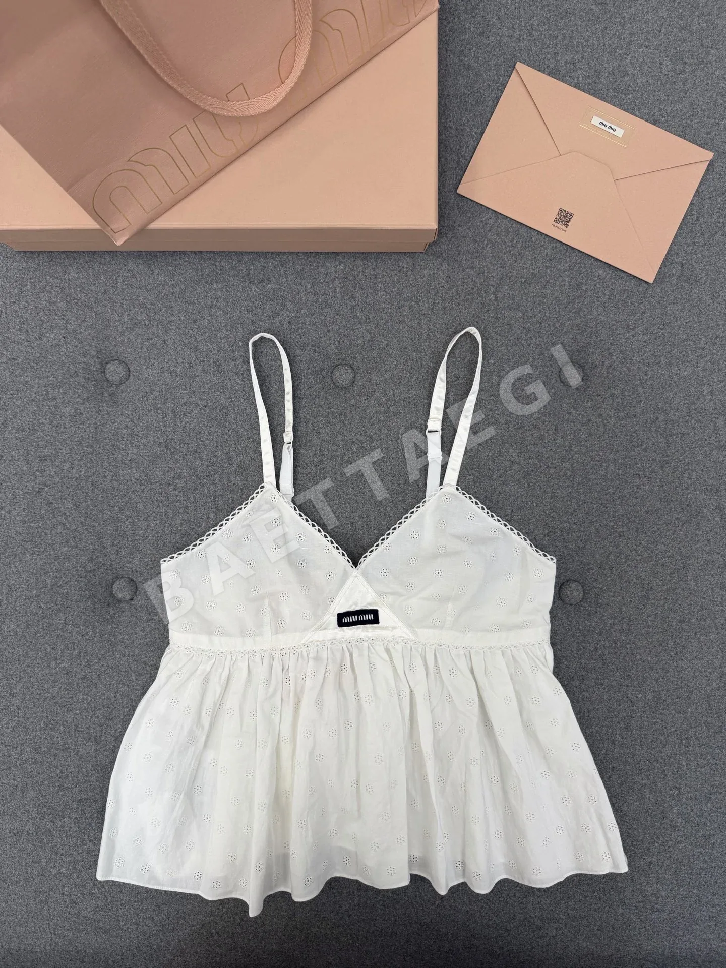 미우미우 펀칭 자수 캐미솔 톱 상세 이미지 3