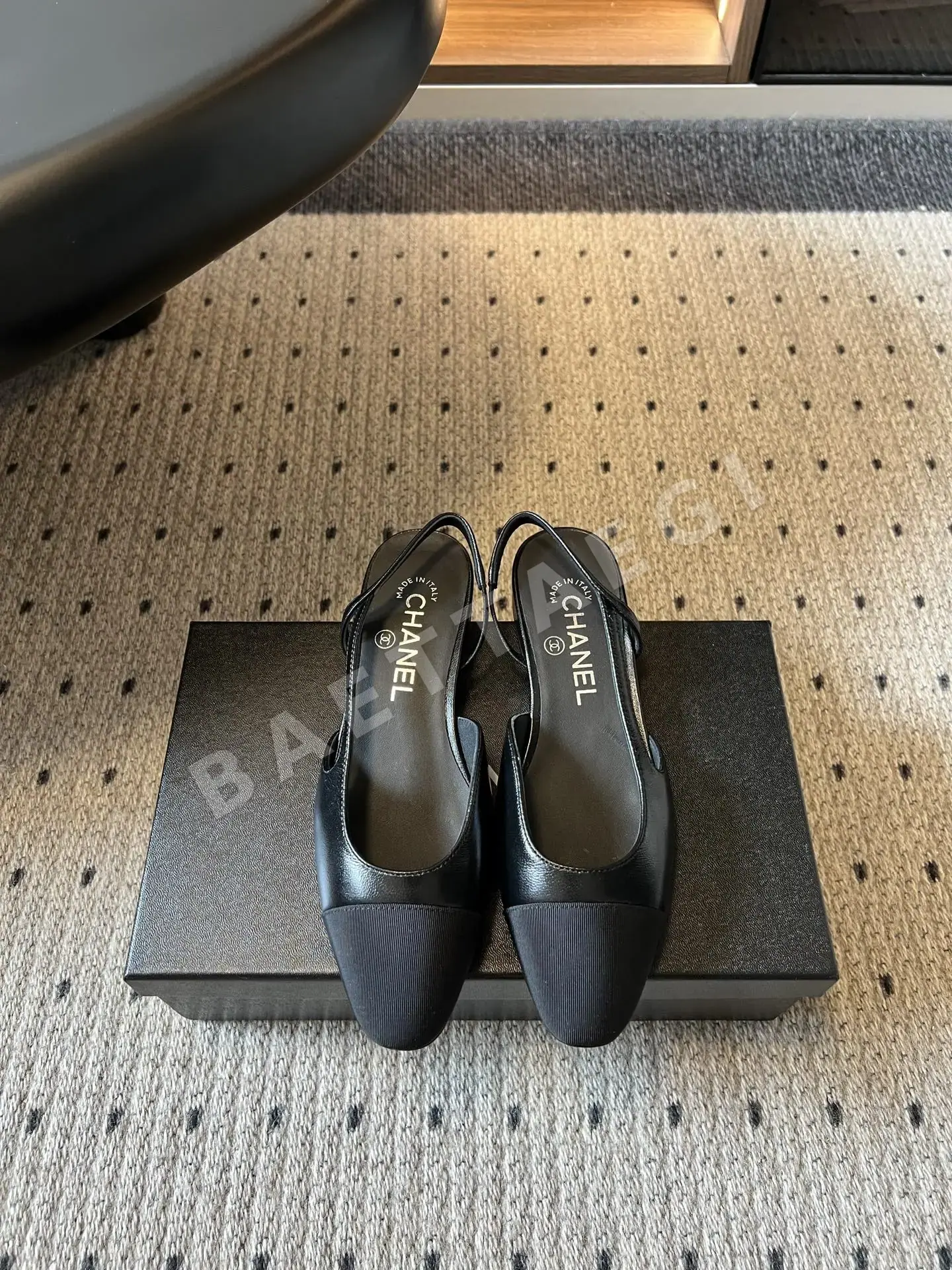 샤넬 힐 컬러블록 백스트랩 160844
