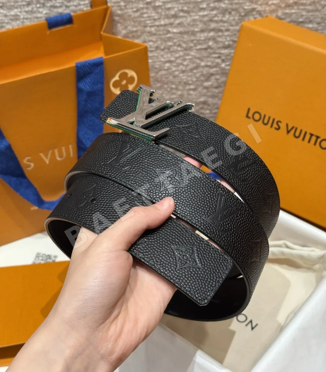 루이비통 JD350 이니셜 모노그램 가죽 양면 벨트 상세 이미지 2