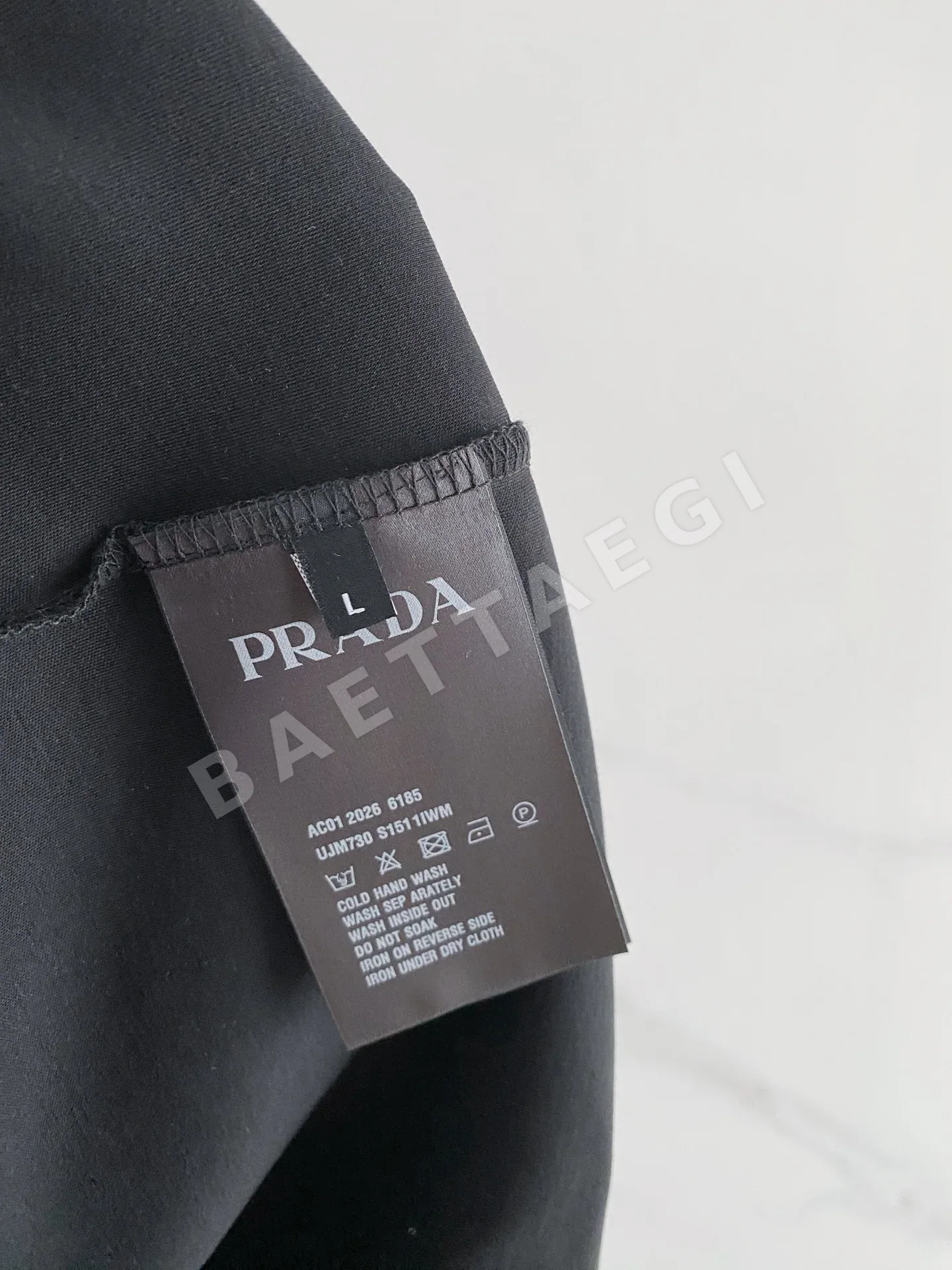 프라다 80수 코튼 크루넥 남성 반팔 티셔츠 상세 이미지 8