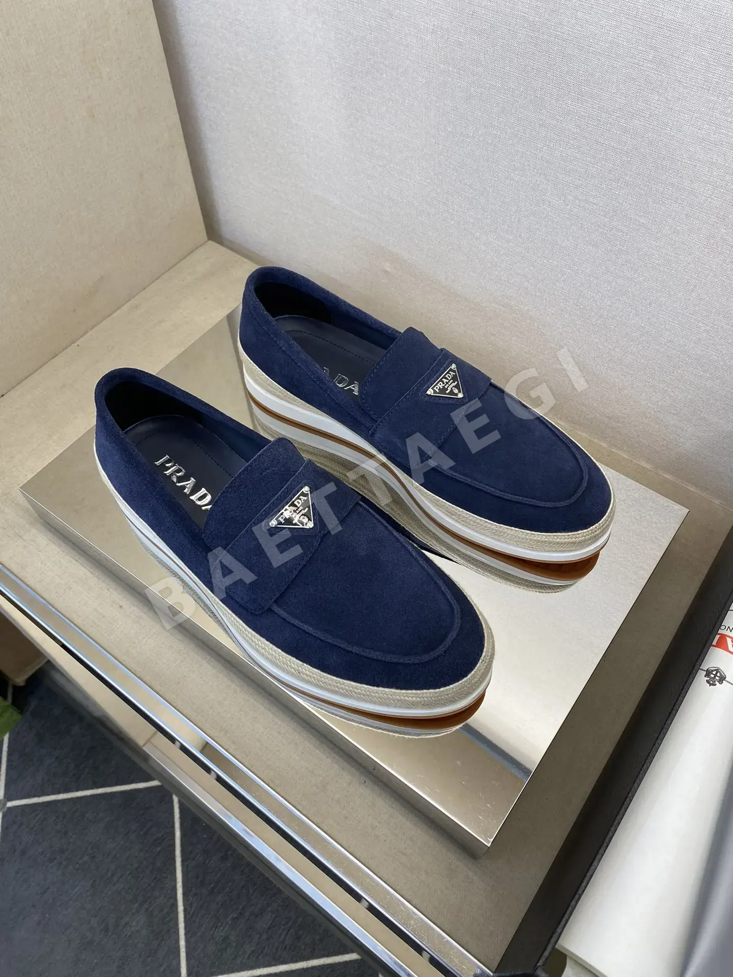 프라다 로퍼 남성 가죽 상세 이미지 3