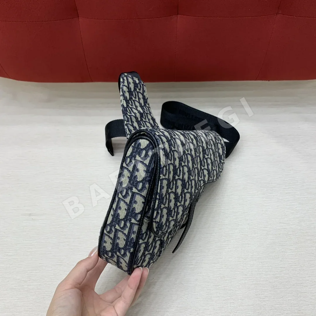디올 새들백 가방 상세 이미지 3