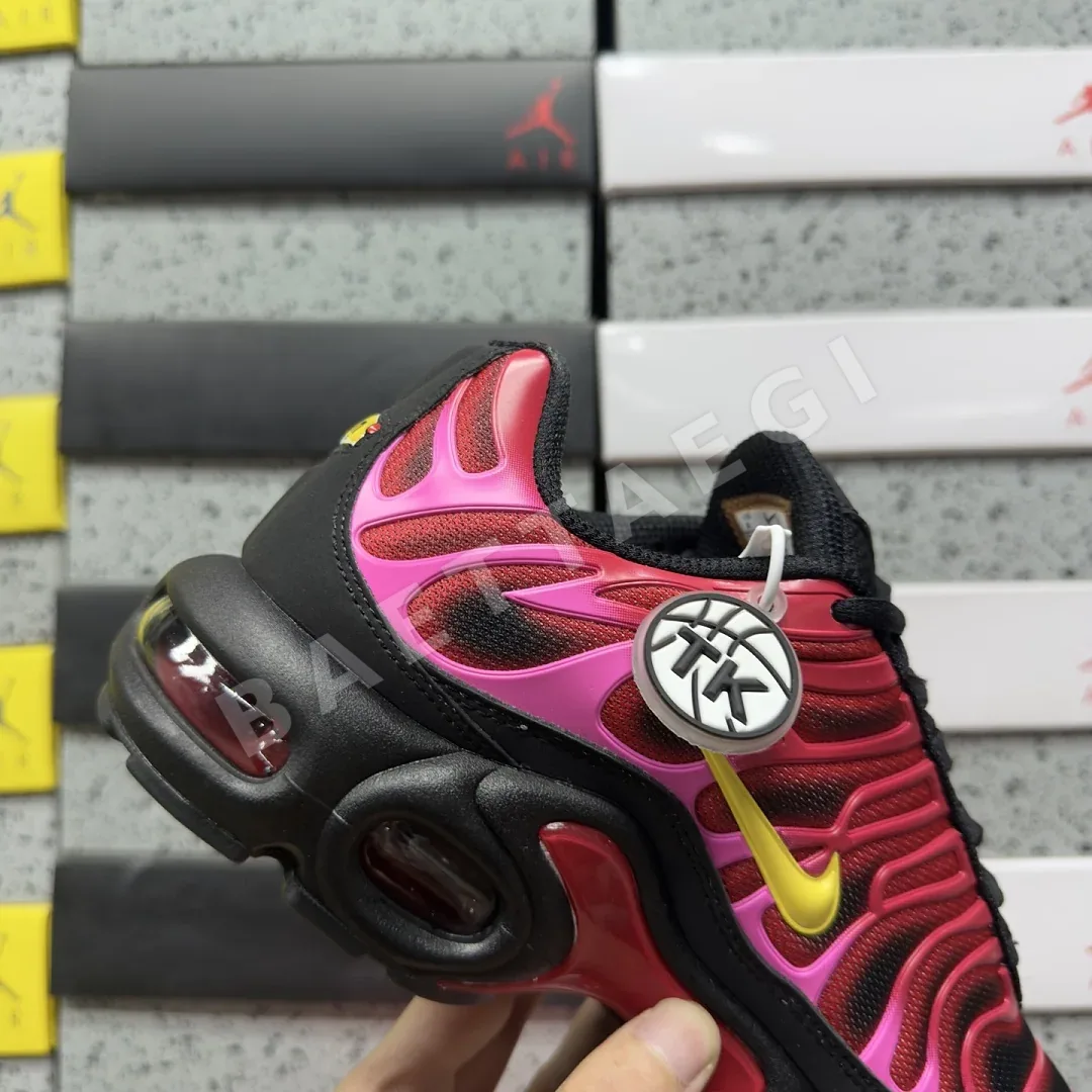 나이키 [TK] 에어 맥스 플러스 DA1472-600 201976 Nike Air Max Plus Supreme University Red 상세 이미지 4