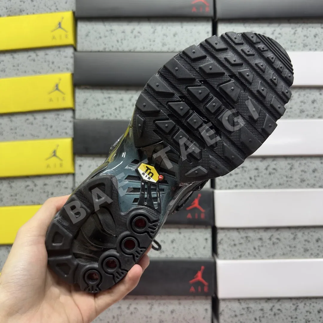 나이키 [BD] 에어 맥스 플러스 유틸리티 FZ2770-001 201913 Nike Air Max Plus Utility Black 상세 이미지 6