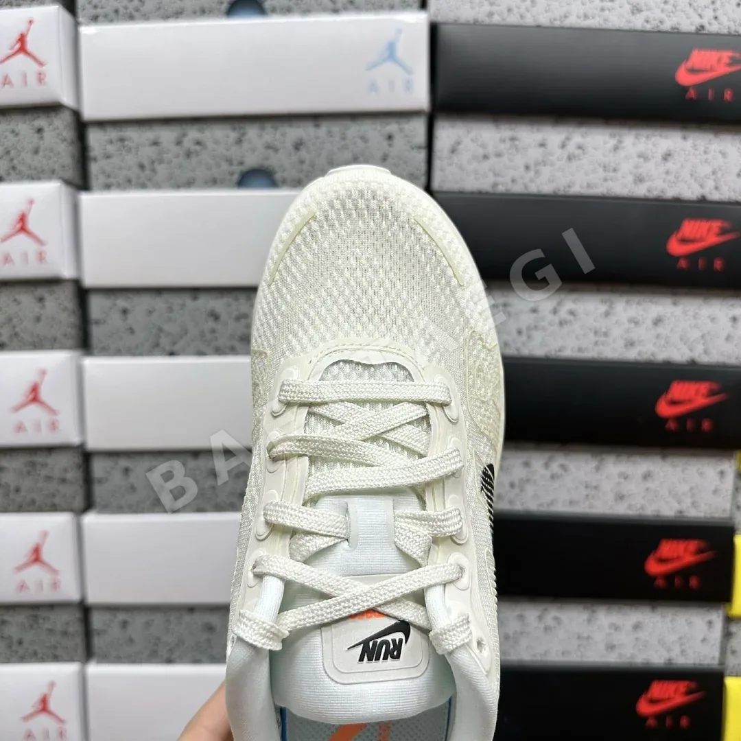 나이키 [M] 보메로 프리미엄 IQ4035-100 201652 Nike Vomero Premium Sail Coconut Milk 상세 이미지 4