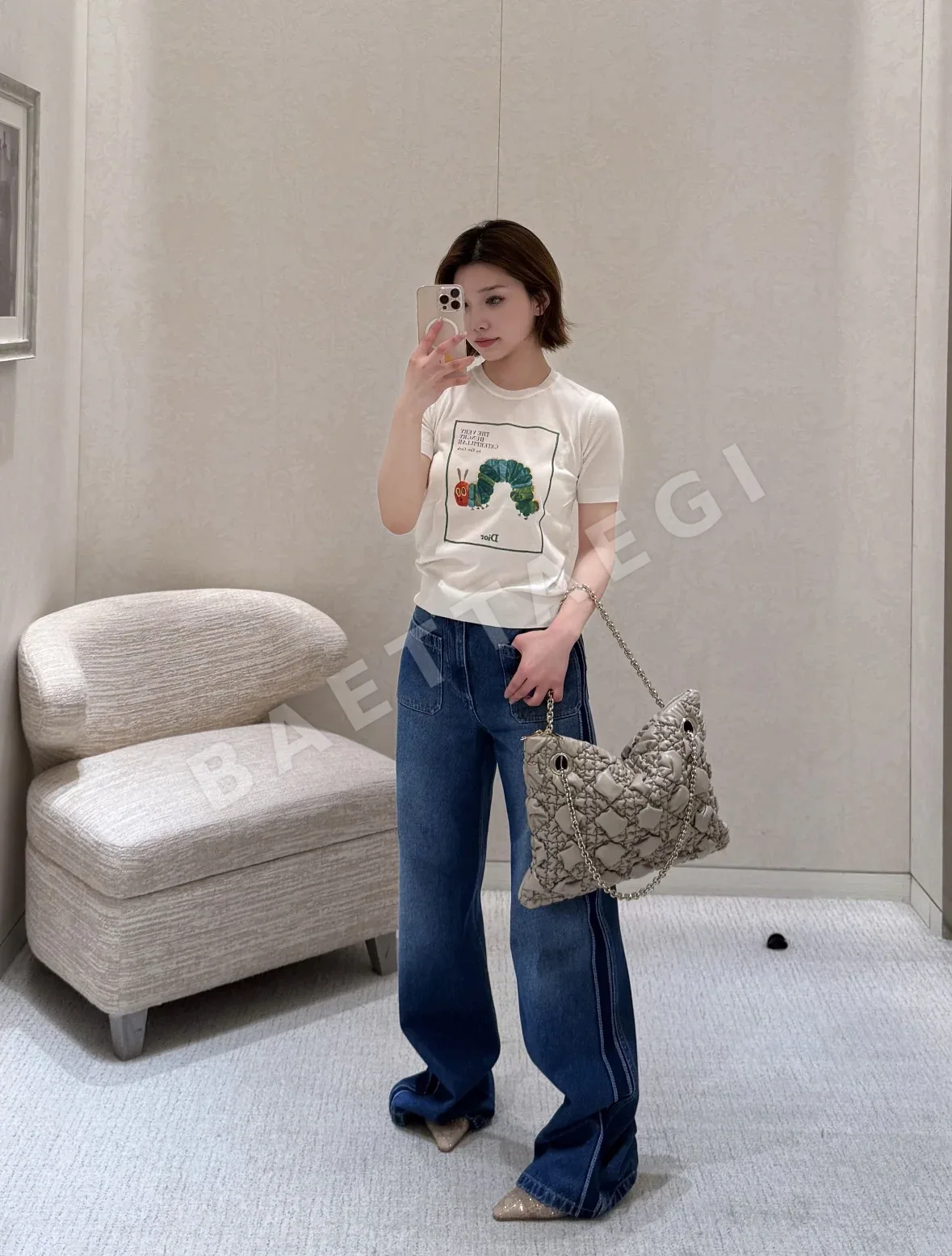 디올 실크 레터링 릴렉스핏 여성 반팔 니트 티셔츠 상세 이미지 4
