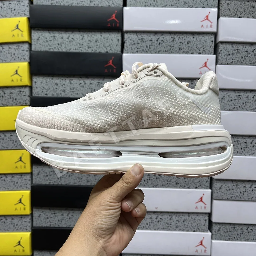 나이키 [M] 보메로 프리미엄 IQ8102-100 201659 Nike Vomero Premium Chalk 상세 이미지 7