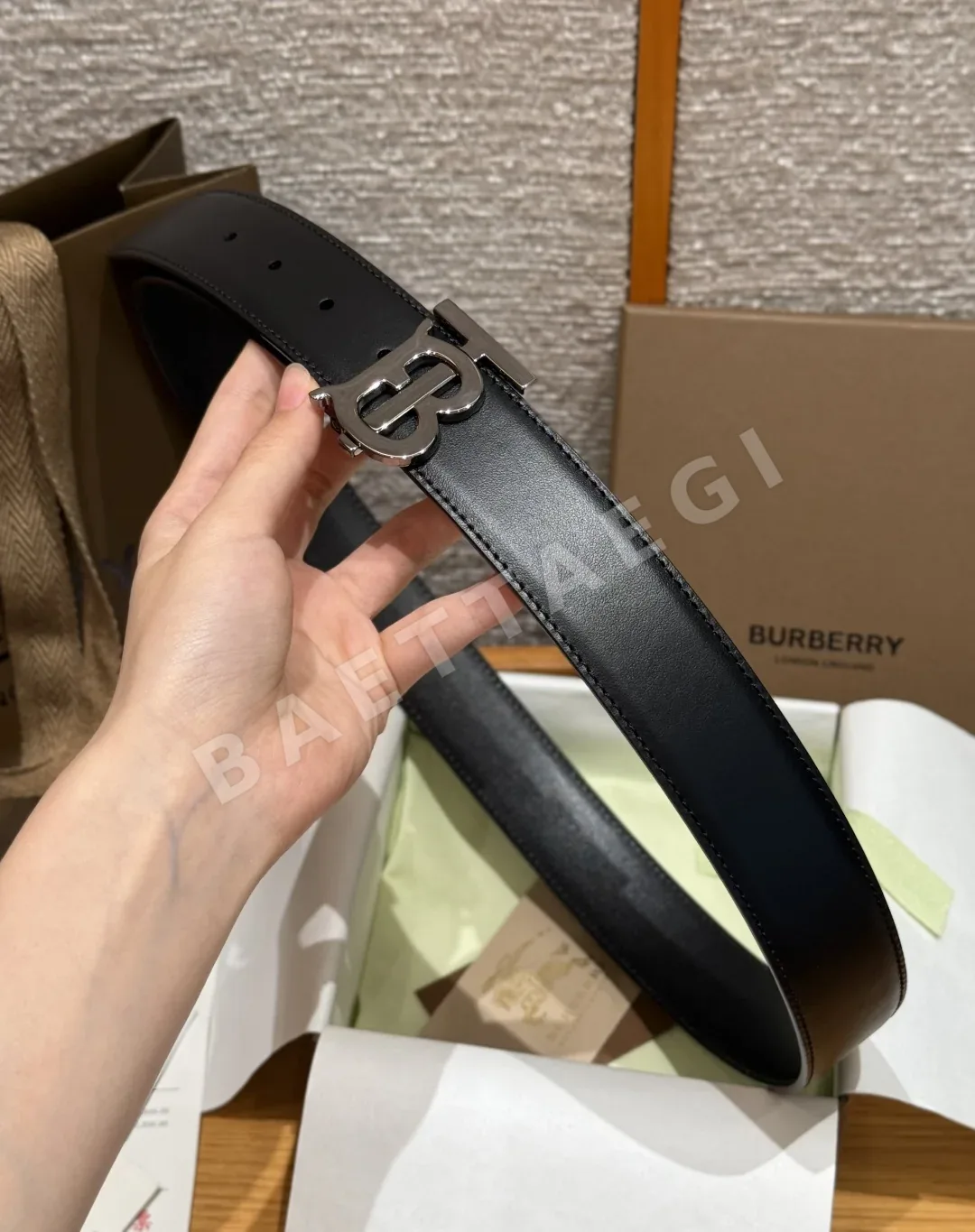 버버리 TB 시그니처 가죽 벨트 상세 이미지 3