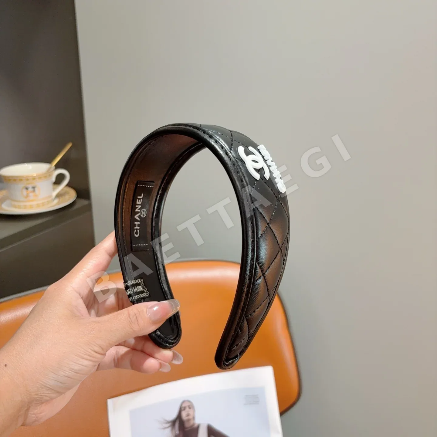 샤넬 퀼팅 램스킨 와이드 헤드밴드 183072