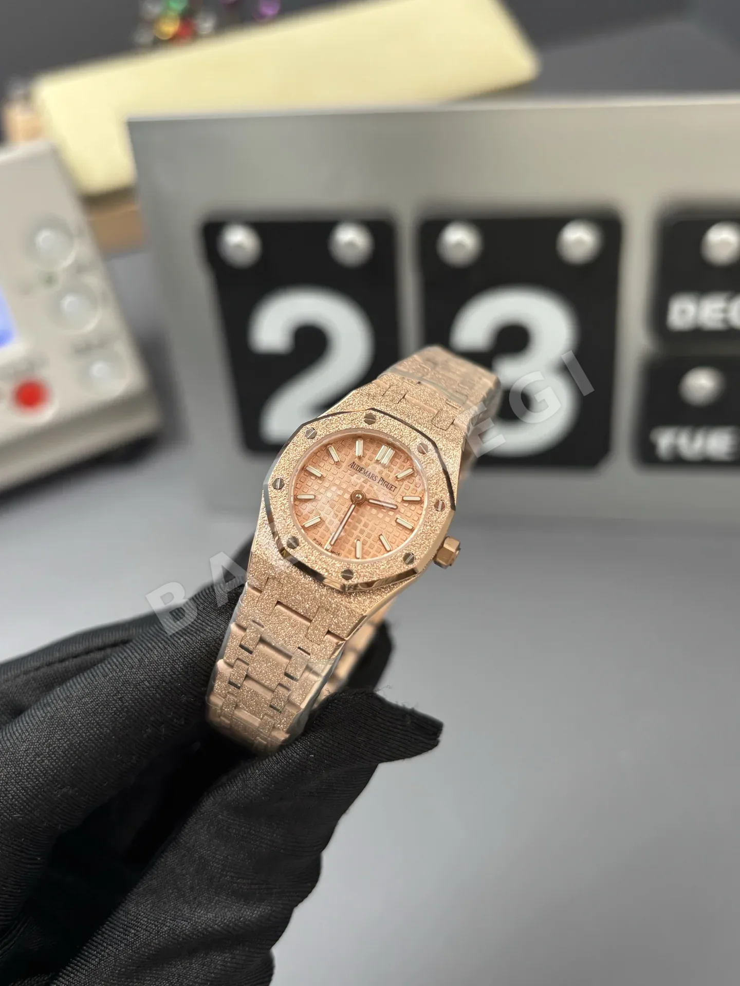 오데마피게 로열 오크 미니 23mm 여성 시계