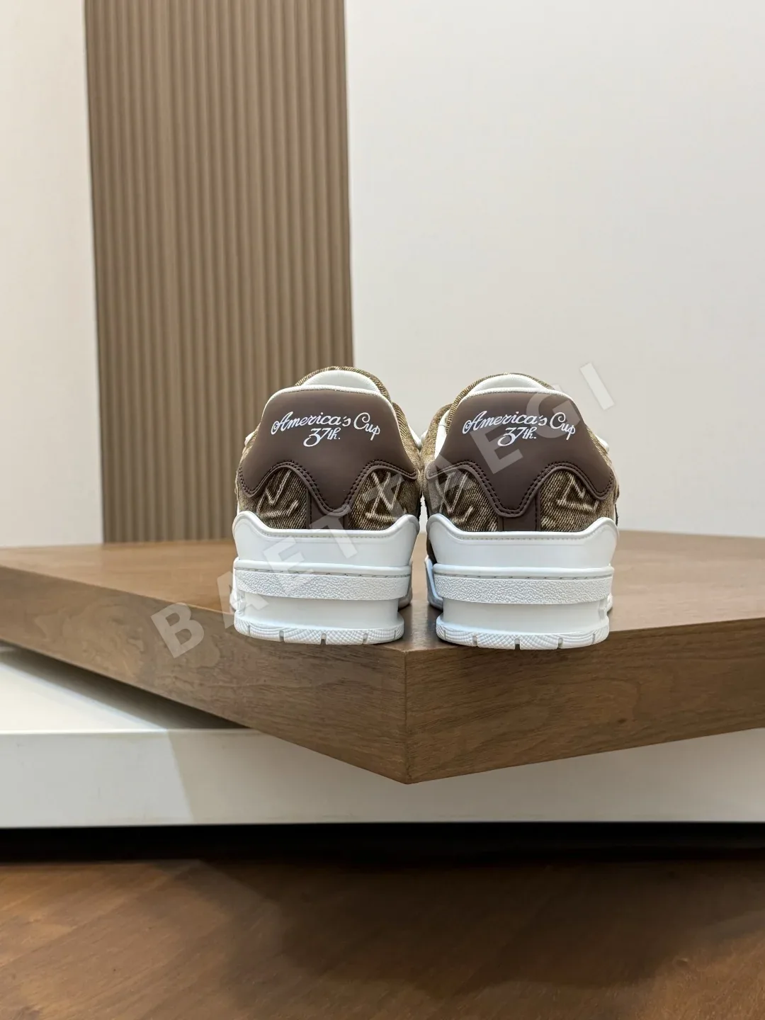 루이비통 그레인 카프스킨 남성 트레이너 스니커즈 상세 이미지 8