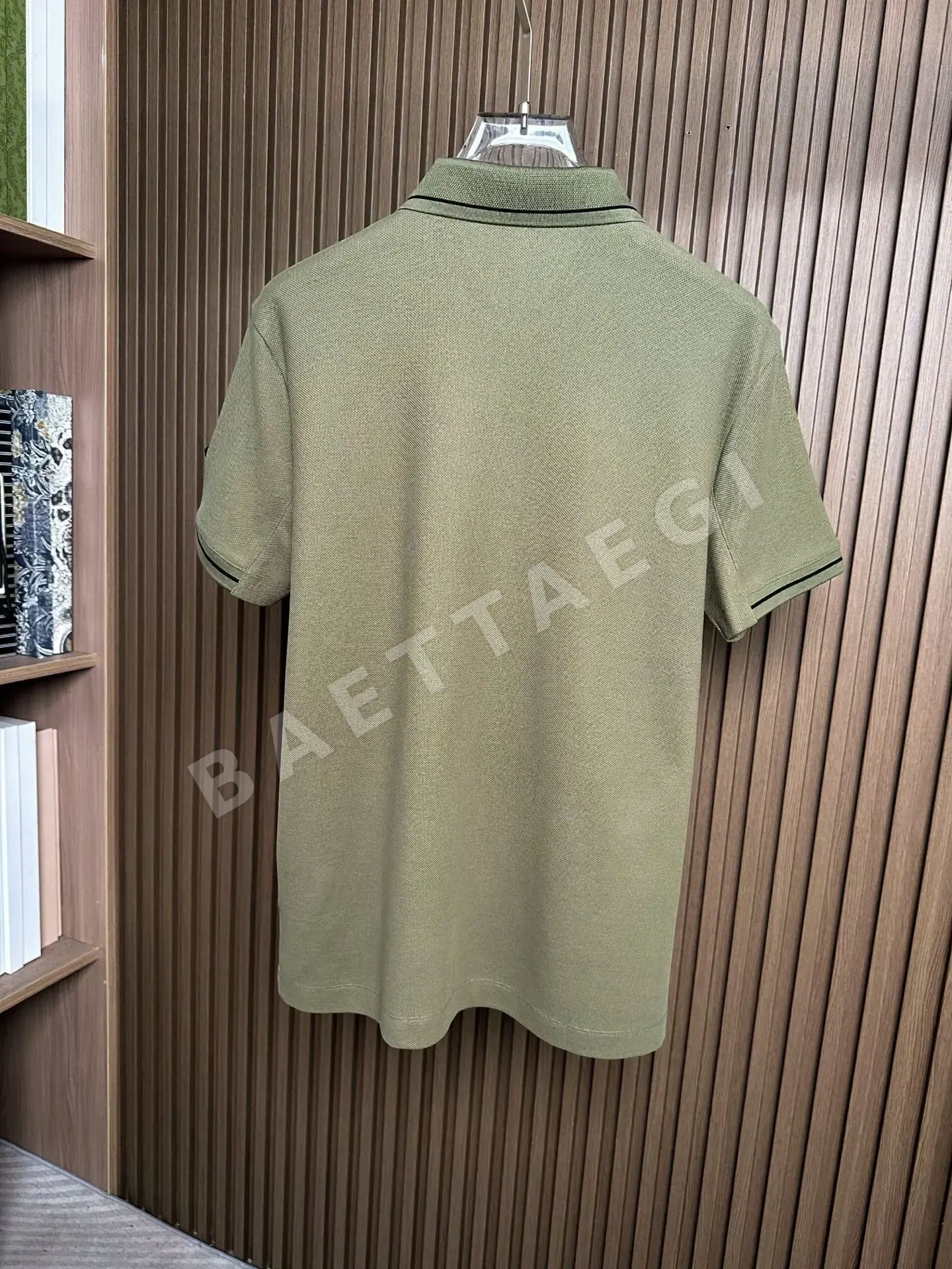 몽클레르 로고 자수 프린트 코튼 피케 반팔 폴로셔츠 상세 이미지 2