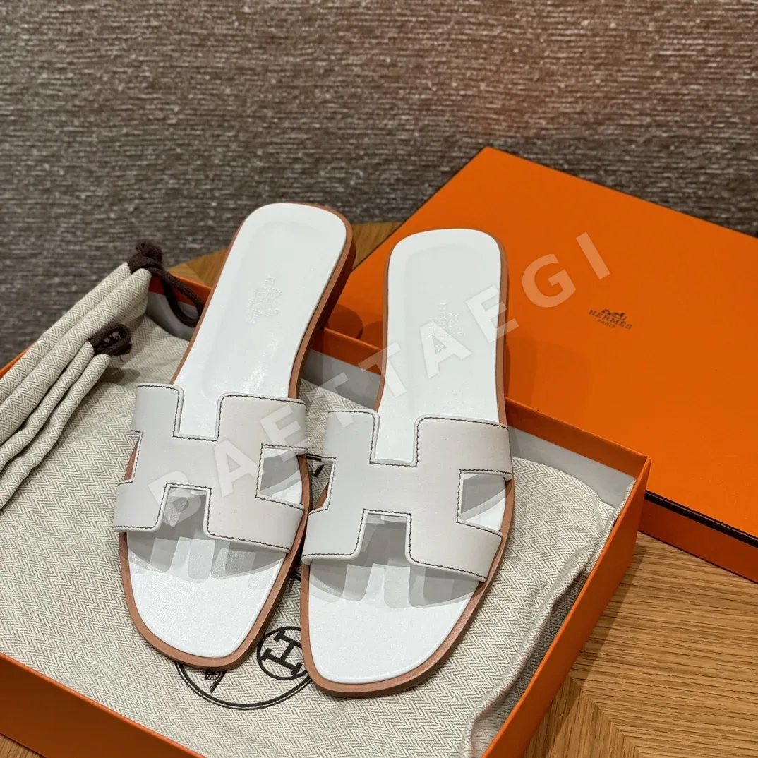 에르메스 오란 슬리퍼 117556