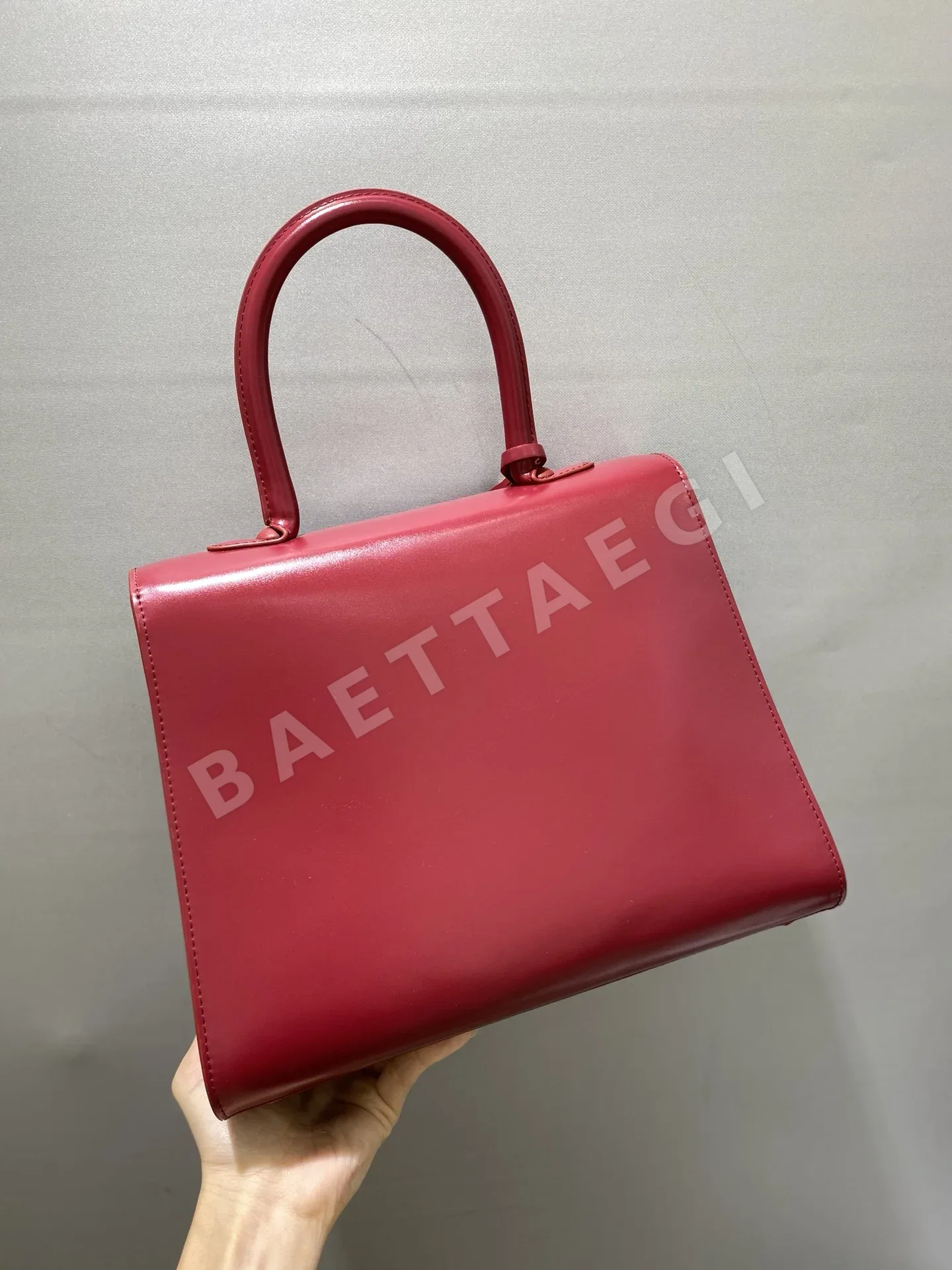 델보 브릴리언트 박스 가죽 숄더백 28 cm 상세 이미지 3