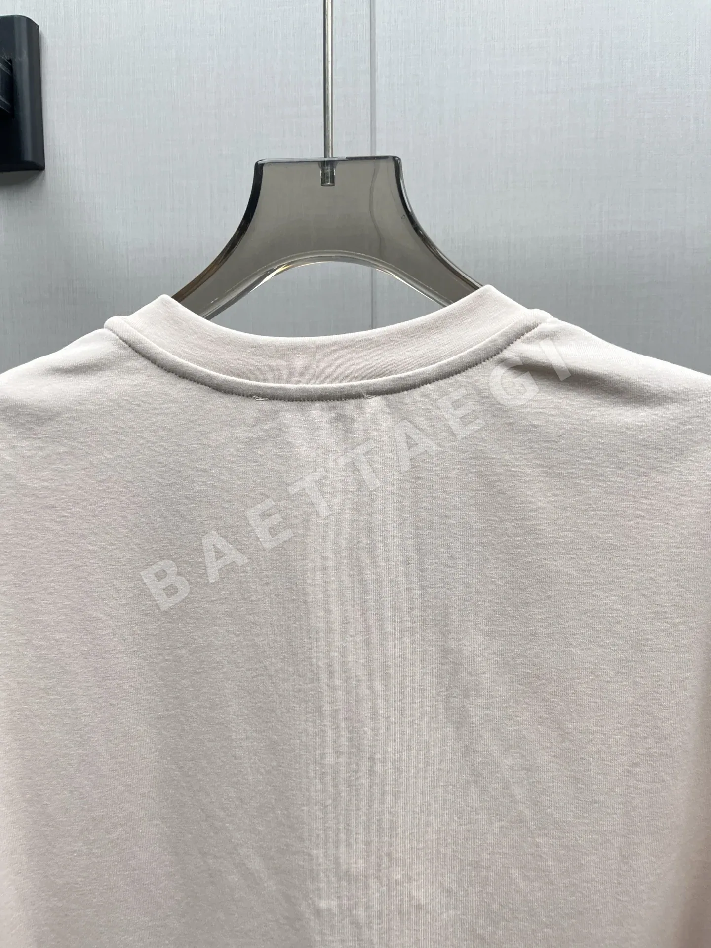 샤넬 비즈 레터 크루넥 반팔 티셔츠 상세 이미지 4
