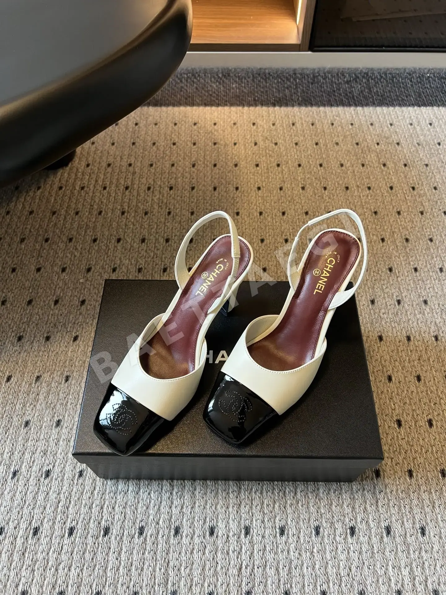 샤넬 더블 C 힐 엠보싱 상세 이미지 2
