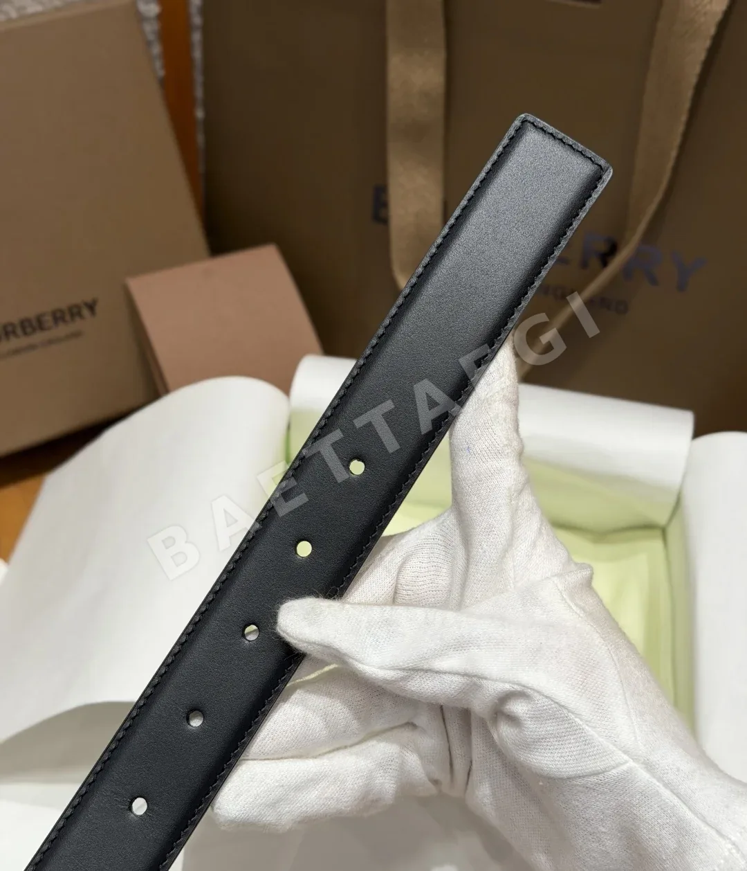 버버리 폴리 30mm 스무스 카프스킨 핀버클 벨트 상세 이미지 3