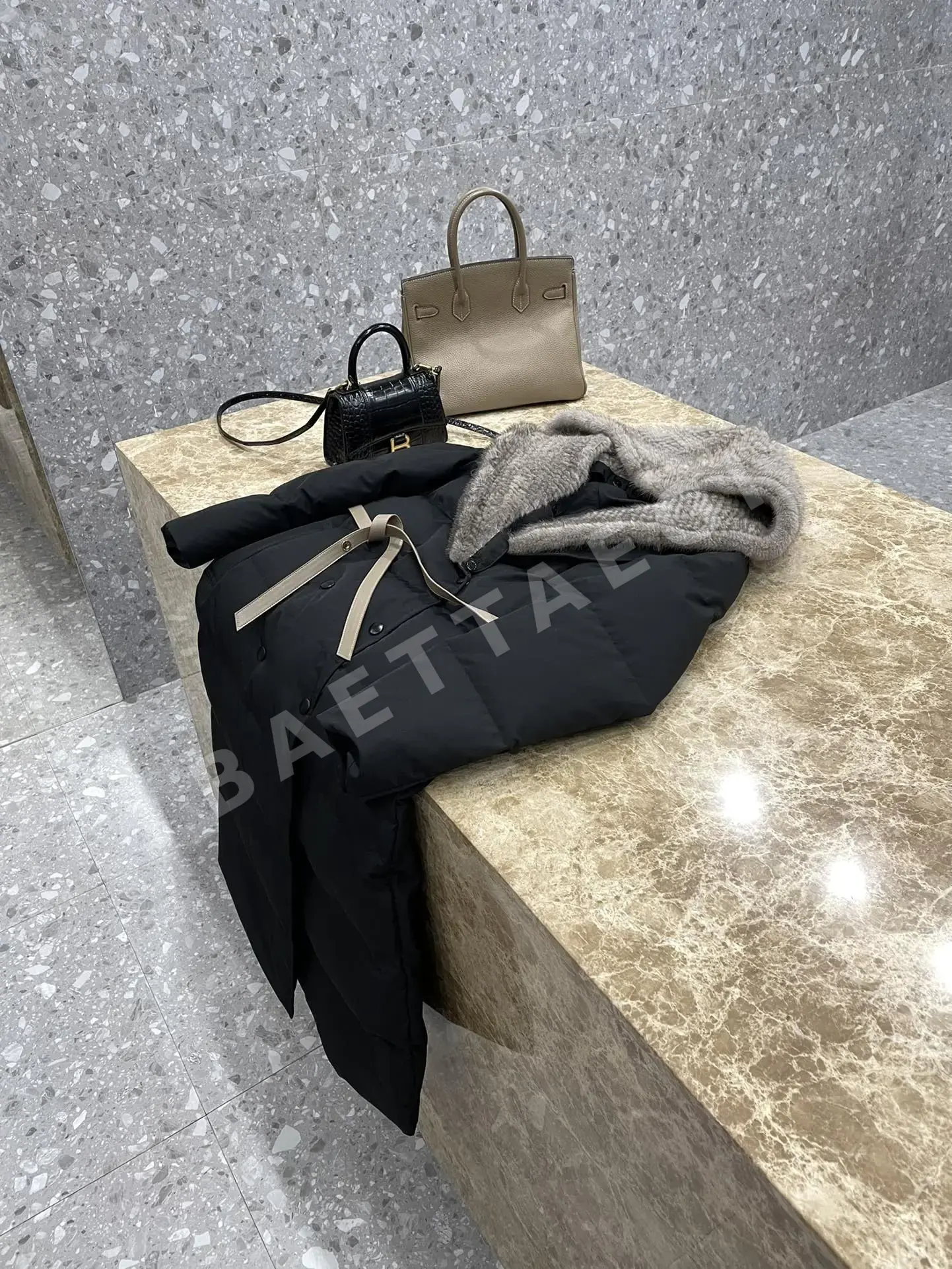 로로피아나 밍크 퍼 탈착 후드 여성 패딩 코트 상세 이미지 3