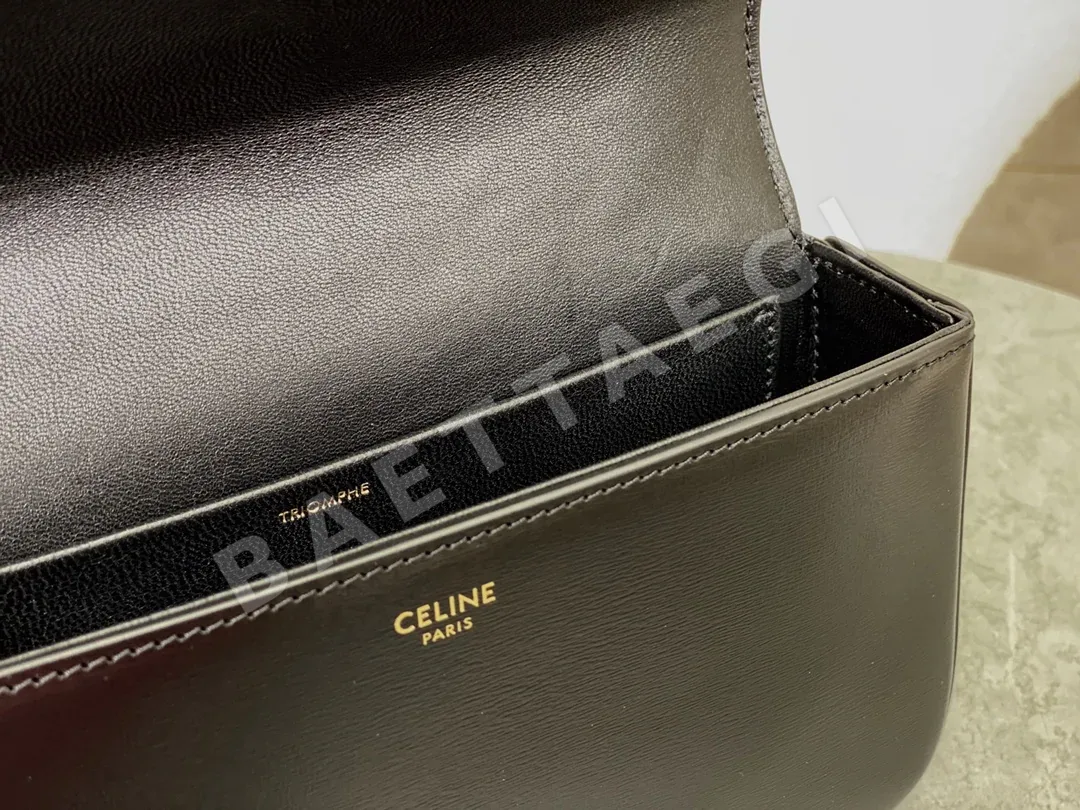 셀린느 트리옹프 엠보싱 숄더백 상세 이미지 8