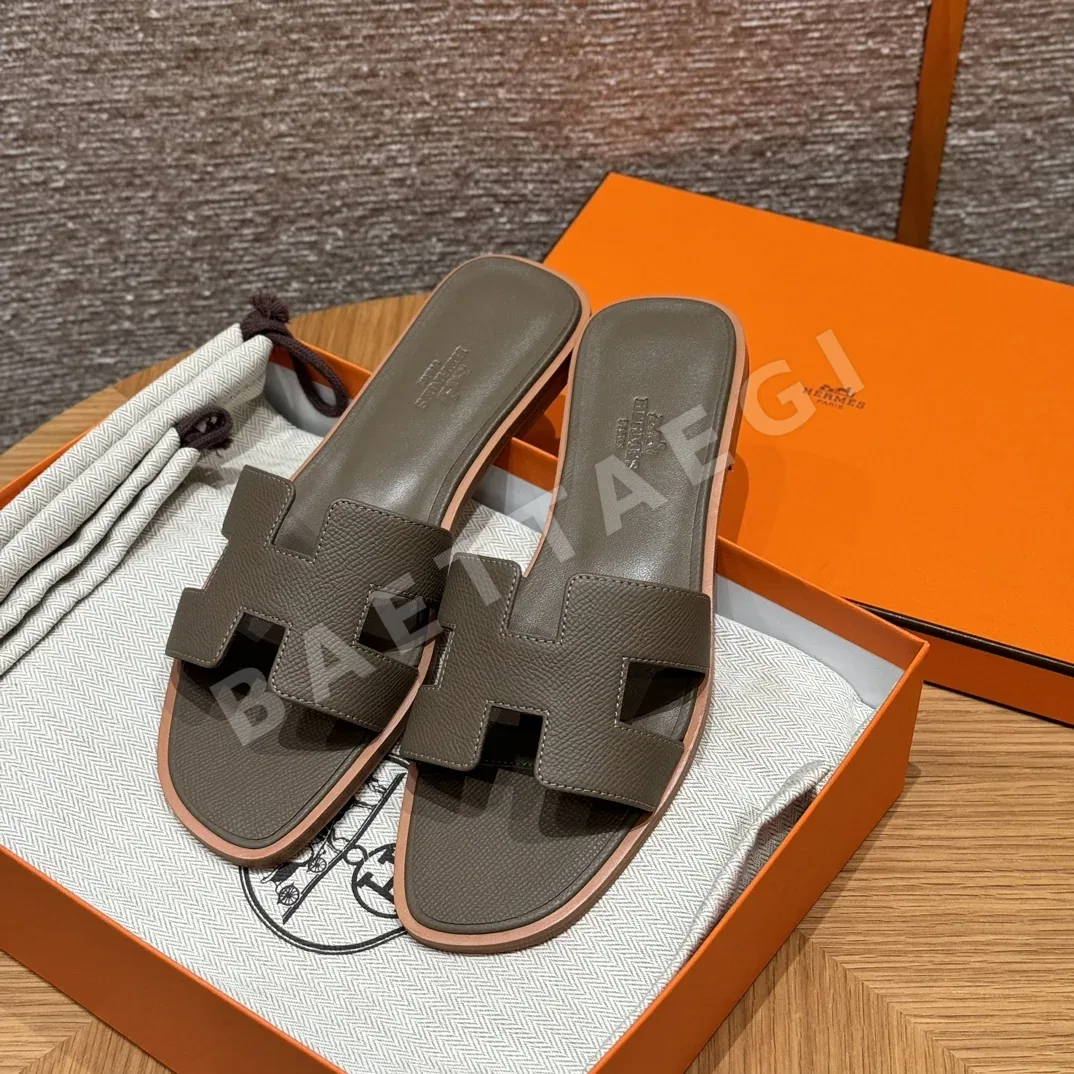 에르메스 오란 슬리퍼 117430