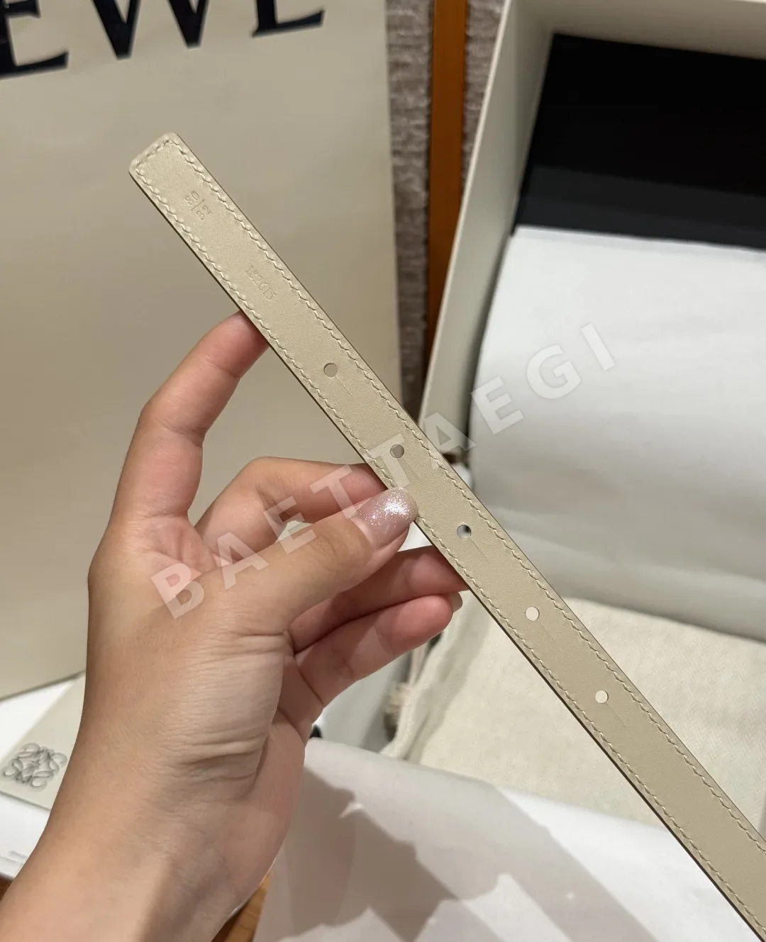로에베 코일 금속장식 소가죽 벨트 상세 이미지 9