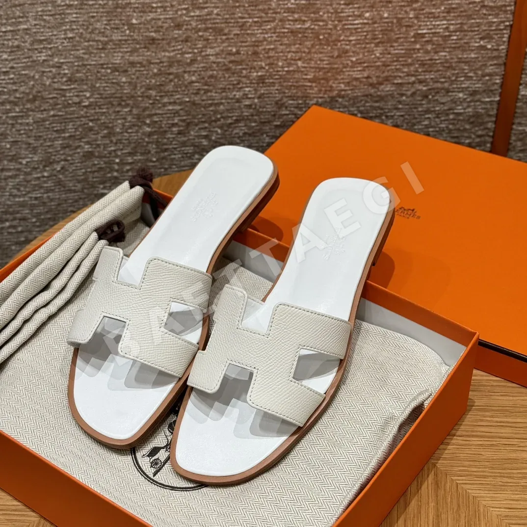 에르메스 오란 화이트 샌들 117479