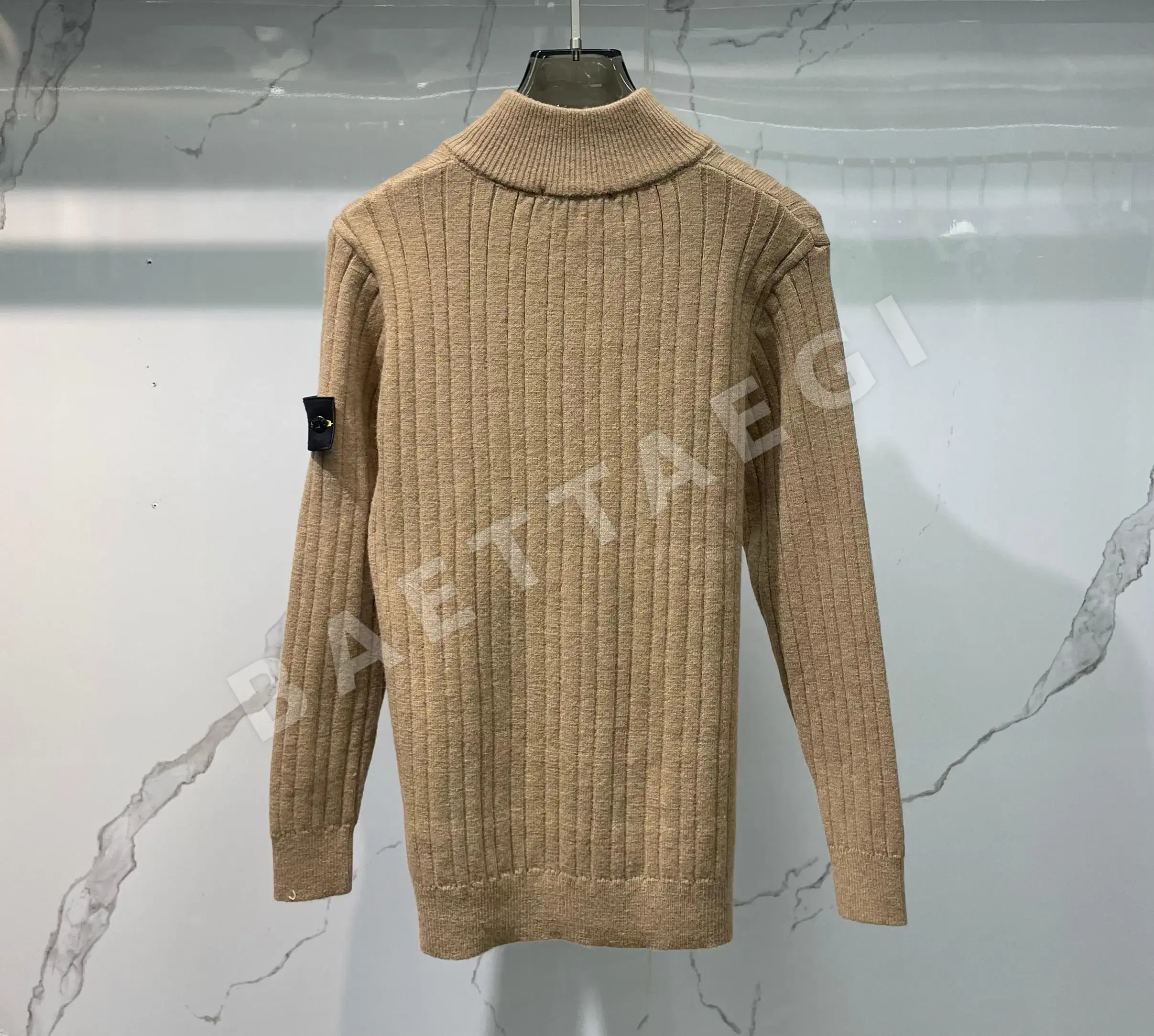 스톤아일랜드 뉴스리브 배지 하프 집업 니트 상세 이미지 3