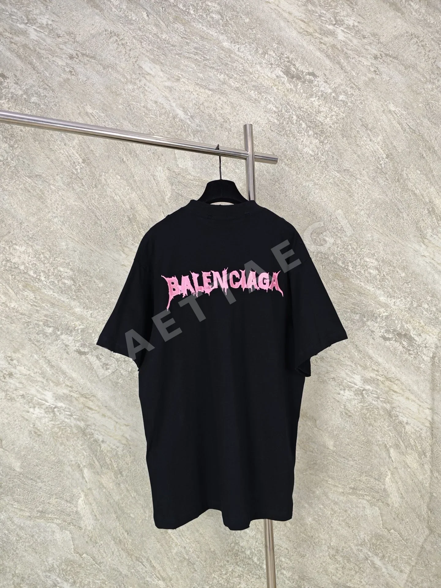 발렌시아가 핑크 자수 남성 반팔 티셔츠 상세 이미지 2