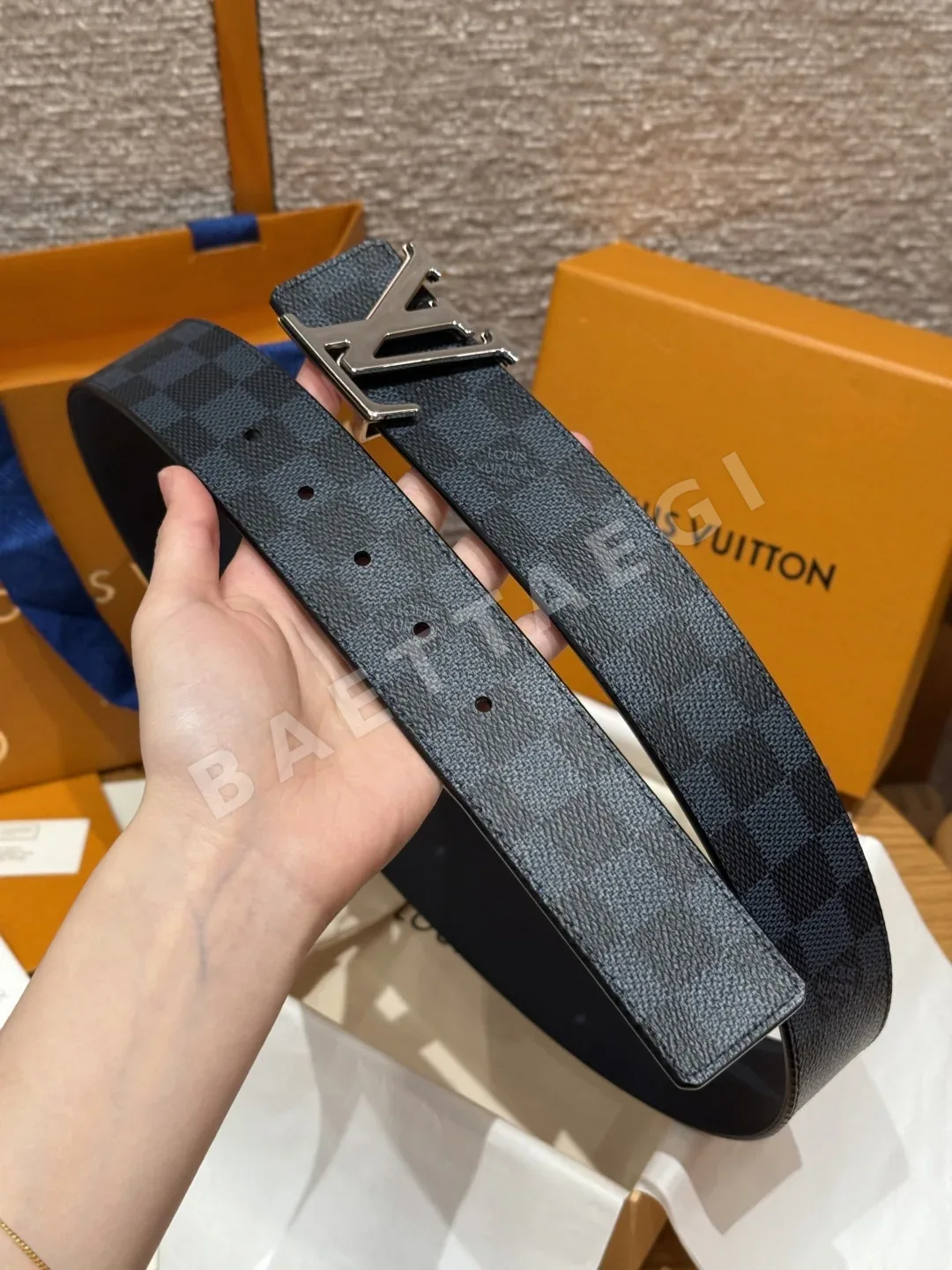 루이비통 이니셜 40mm 리버시블 다미에 에베느 벨트 상세 이미지 4