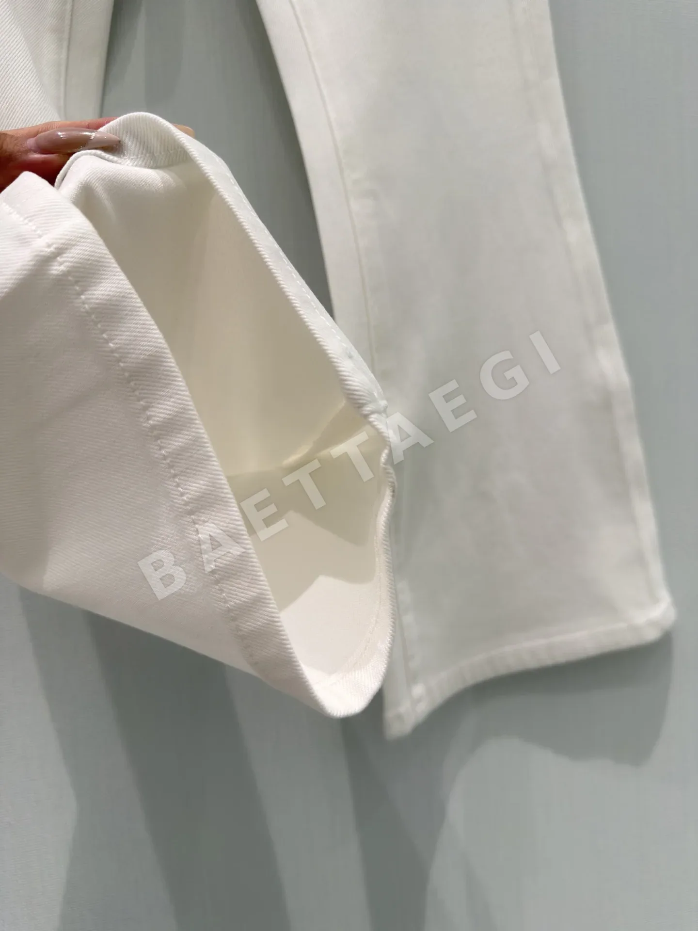 디올 여성 플레어 더블 포켓 진 바지 상세 이미지 5