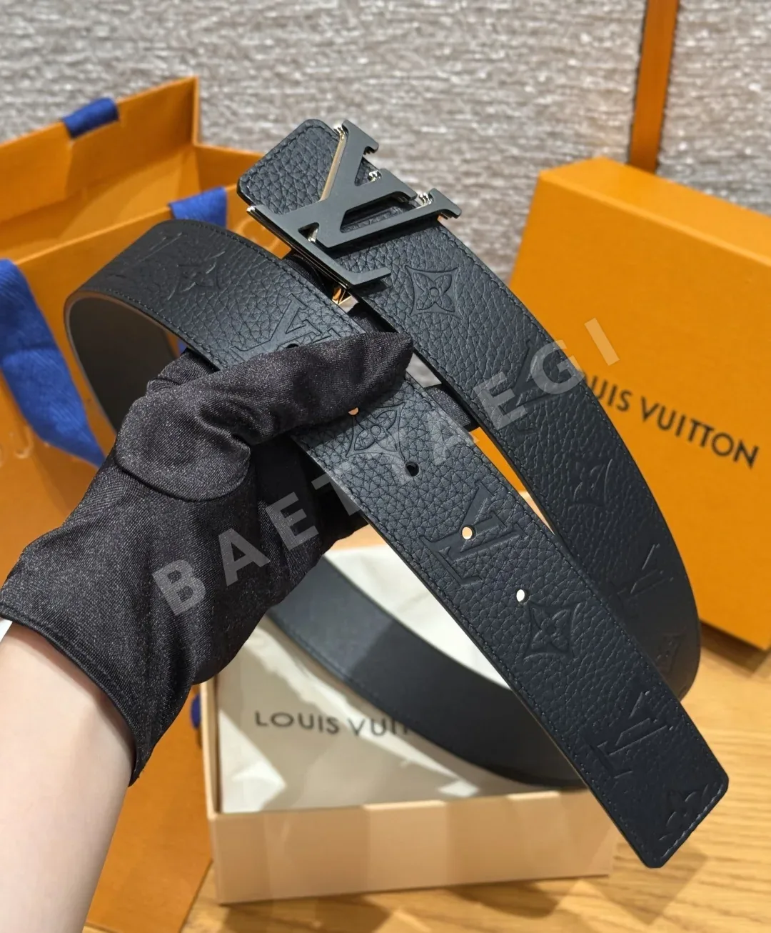 루이비통 이니셜 40mm 리버시블 모노그램 벨트 상세 이미지 8