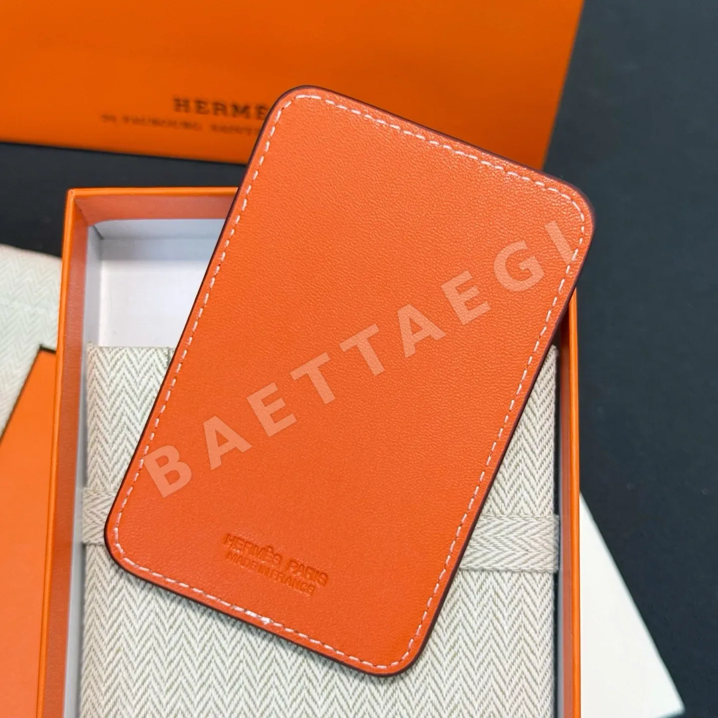 에르메스 맥세이프 마그네틱 지갑 166843 Hermes Wallet 상세 이미지 5