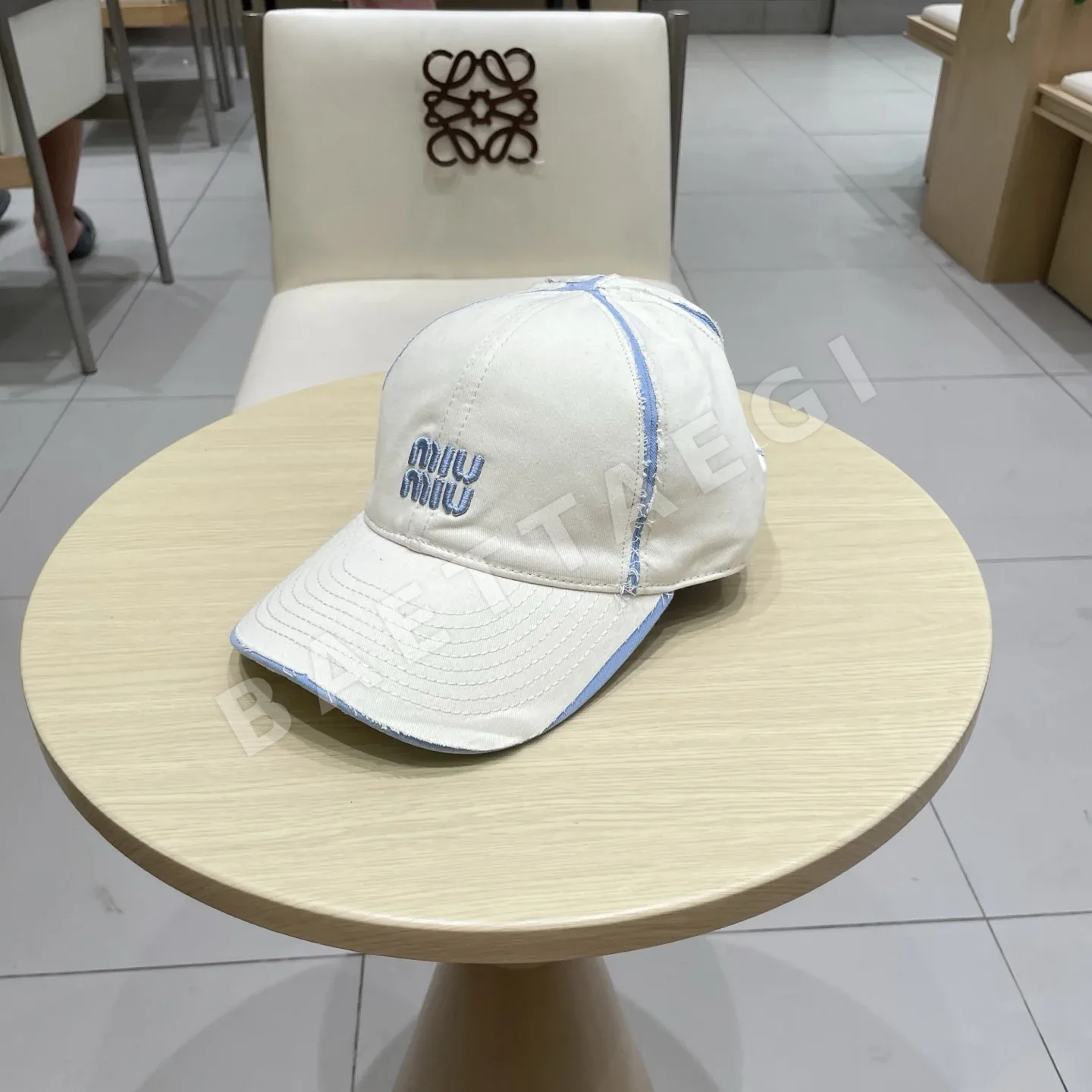 미우미우 자수 베이스볼캡 상세 이미지 3