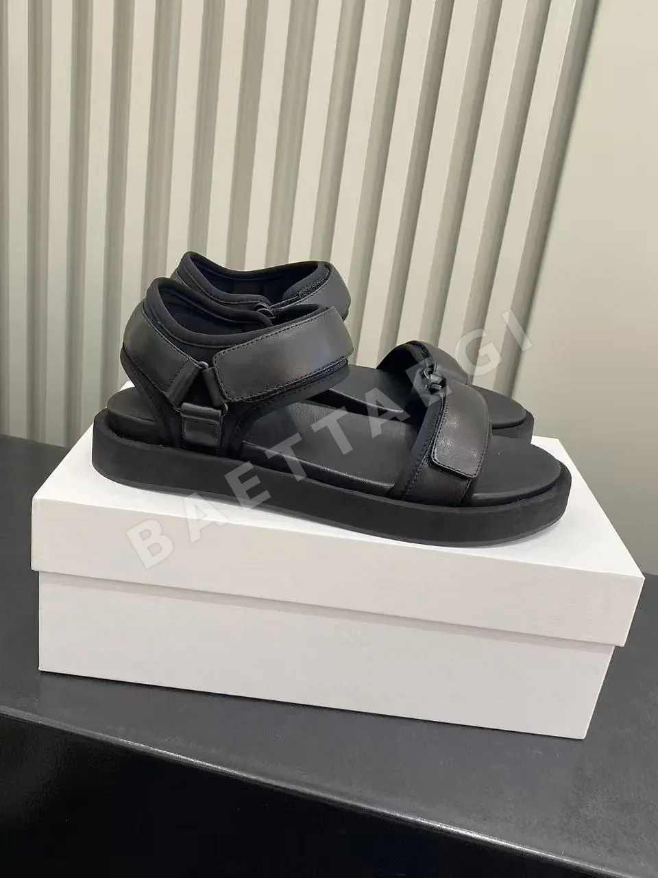 더로우 벨크로 샌들 113578