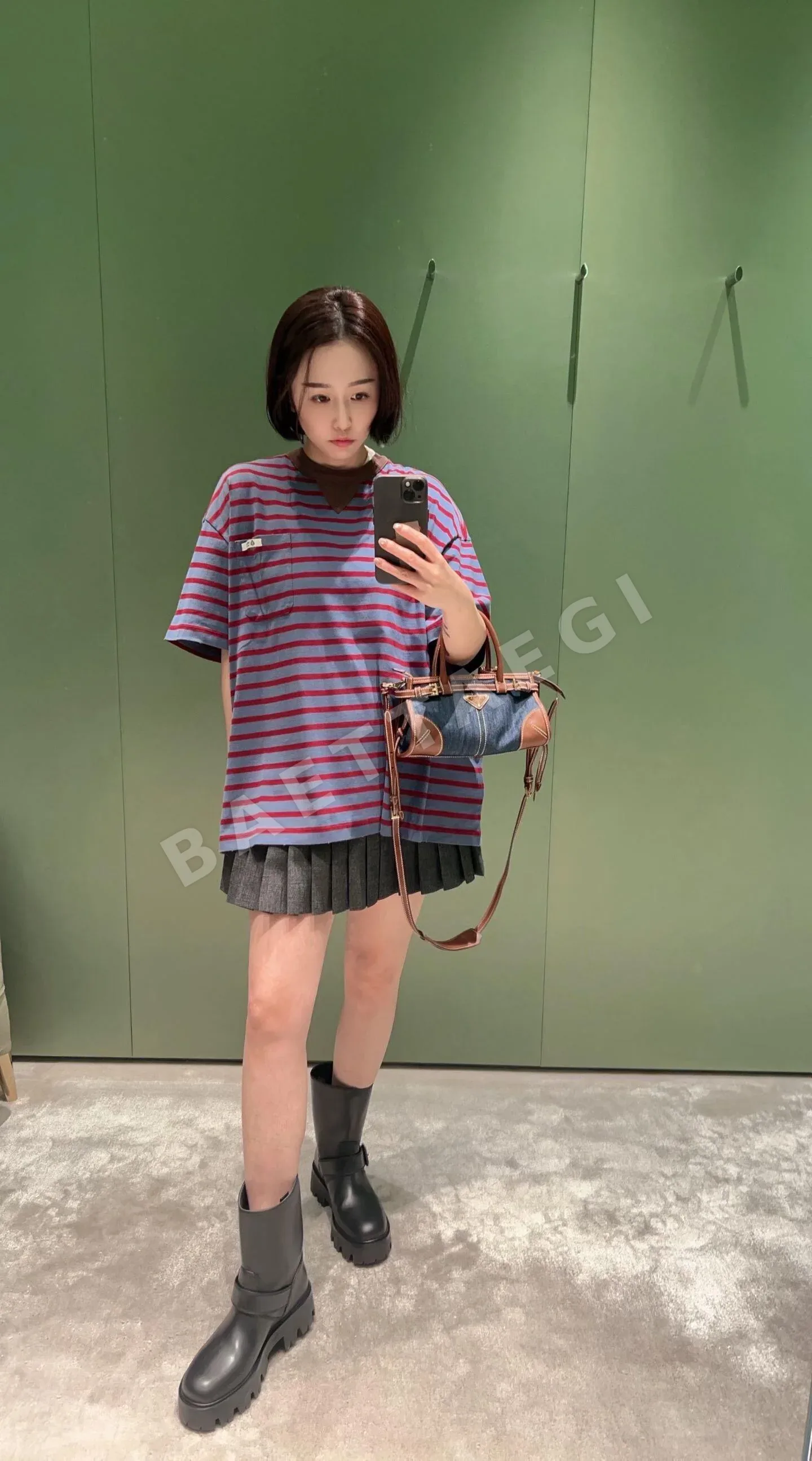 프라다 스트라이프 오버핏 코튼 반팔 티셔츠 상세 이미지 3