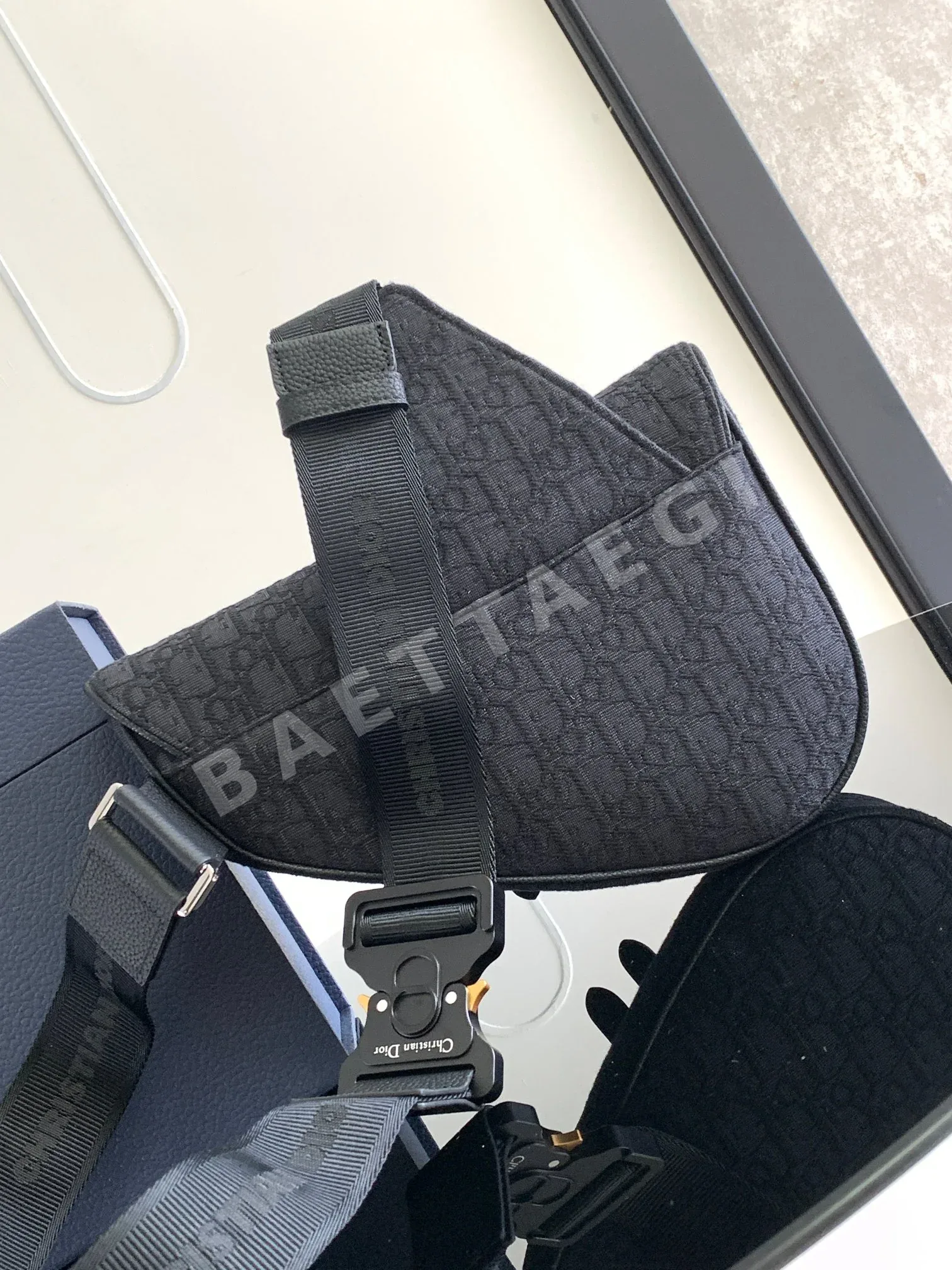 디올 새들 패턴 숄더백 상세 이미지 3