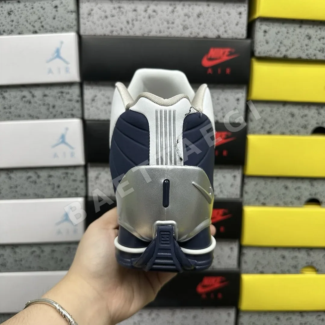 나이키 [PH] 샥스 AT7843-100 201825 Nike Shox BB4 White Silver Navy 상세 이미지 3