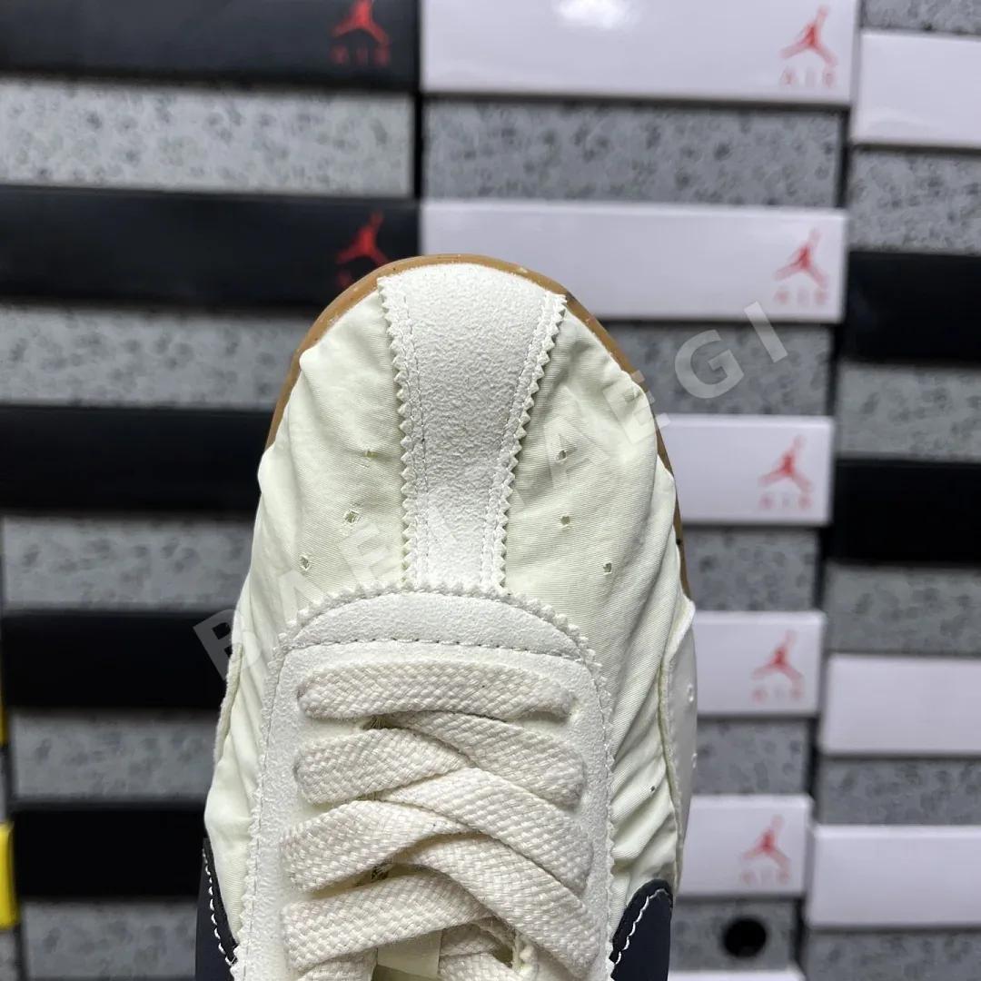 나이키 [YJ] HV8547-700 201604 Nike Moon Shoe SP Jacquemus Alabaster 상세 이미지 3