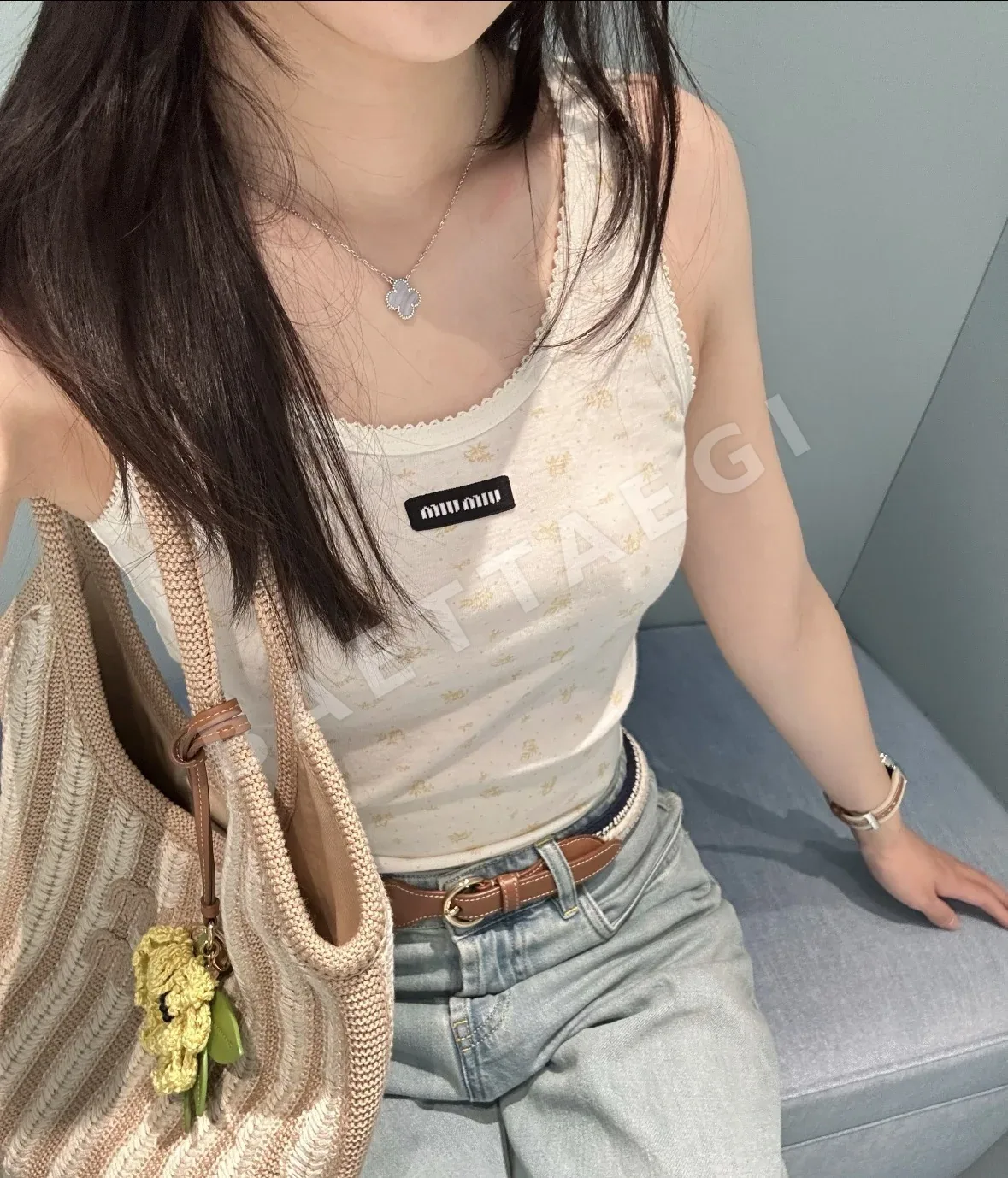 미우미우 플라워 레이스 트리밍 나시 탑 상세 이미지 3