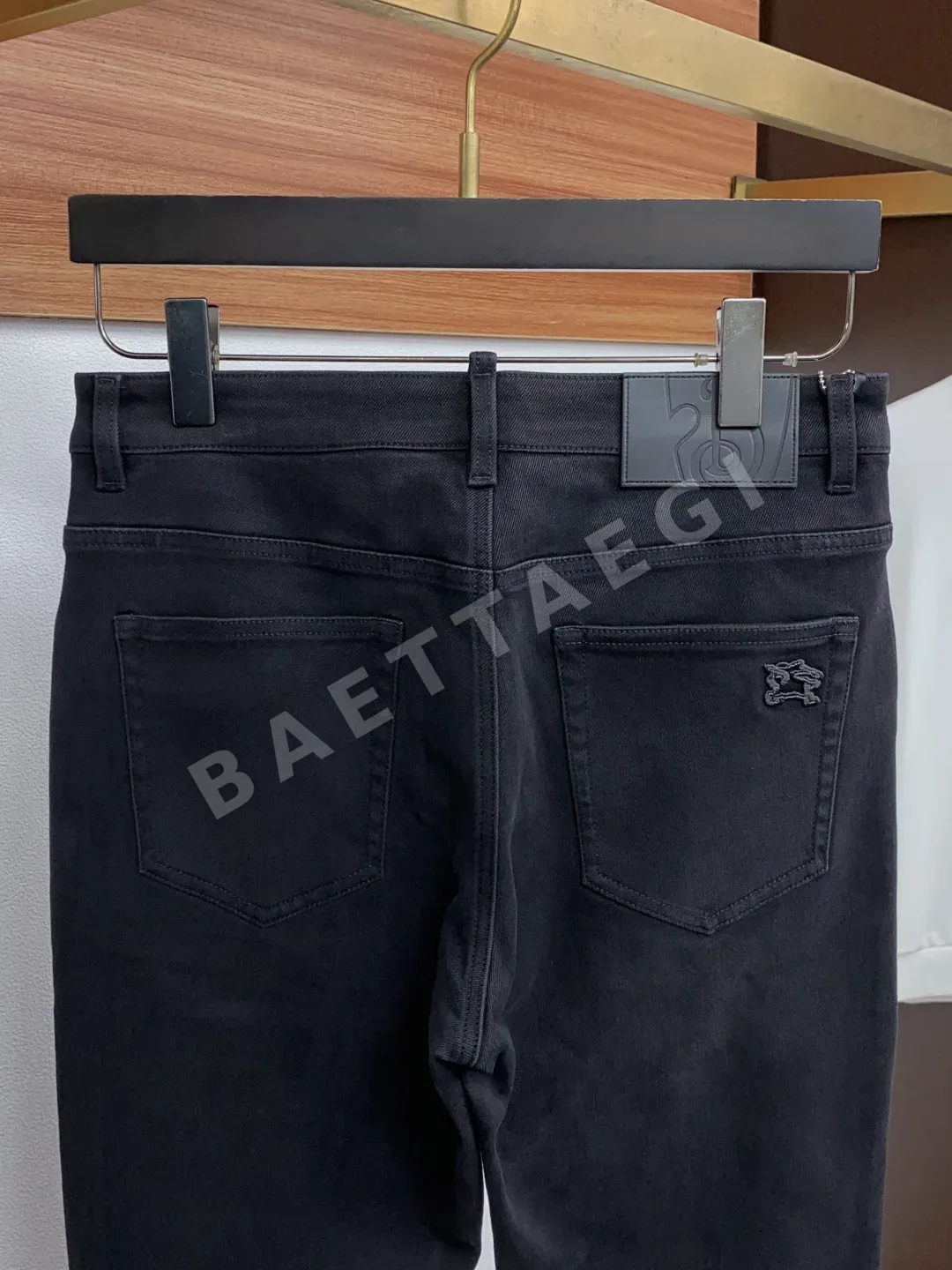 버버리 슬림핏 남성 청바지 상세 이미지 9