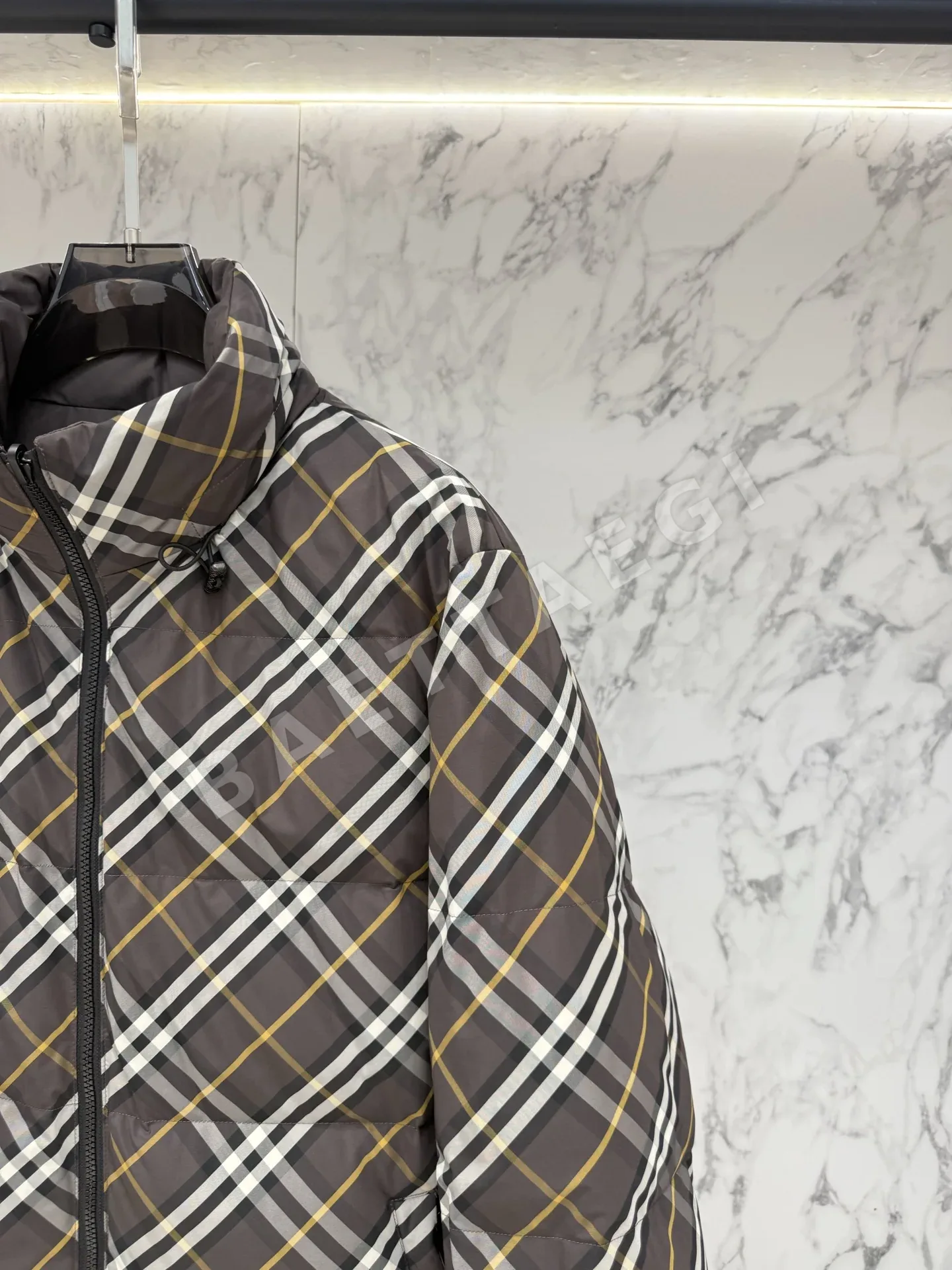 버버리 남성 다운 패딩 재킷 상세 이미지 7
