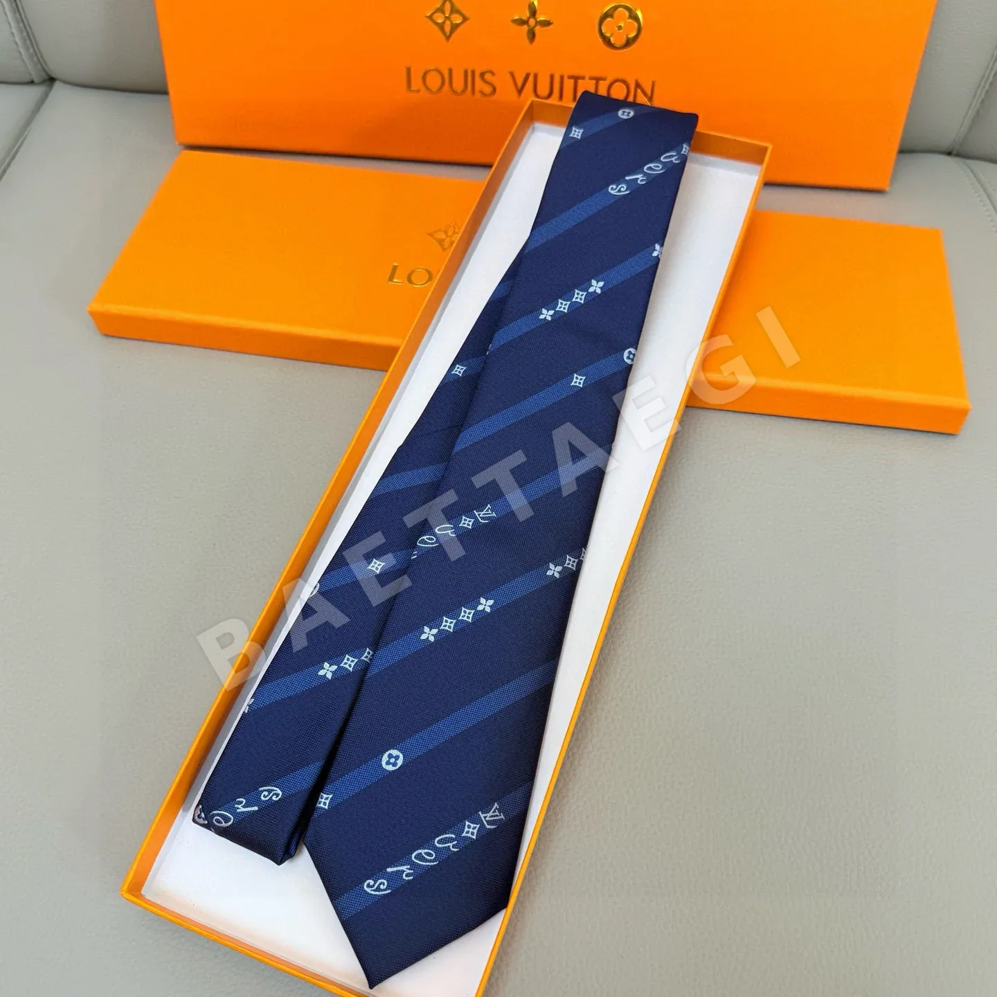 루이비통 모노그램 플라워 실크 넥타이 상세 이미지 3