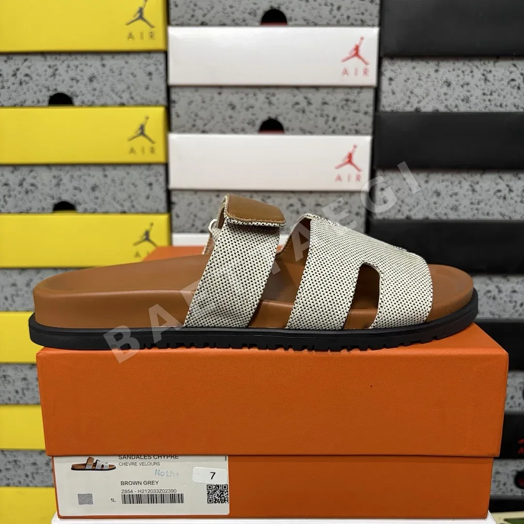 에르메스 [YX] 그레이 205754 Hermes Chypre Sandal /