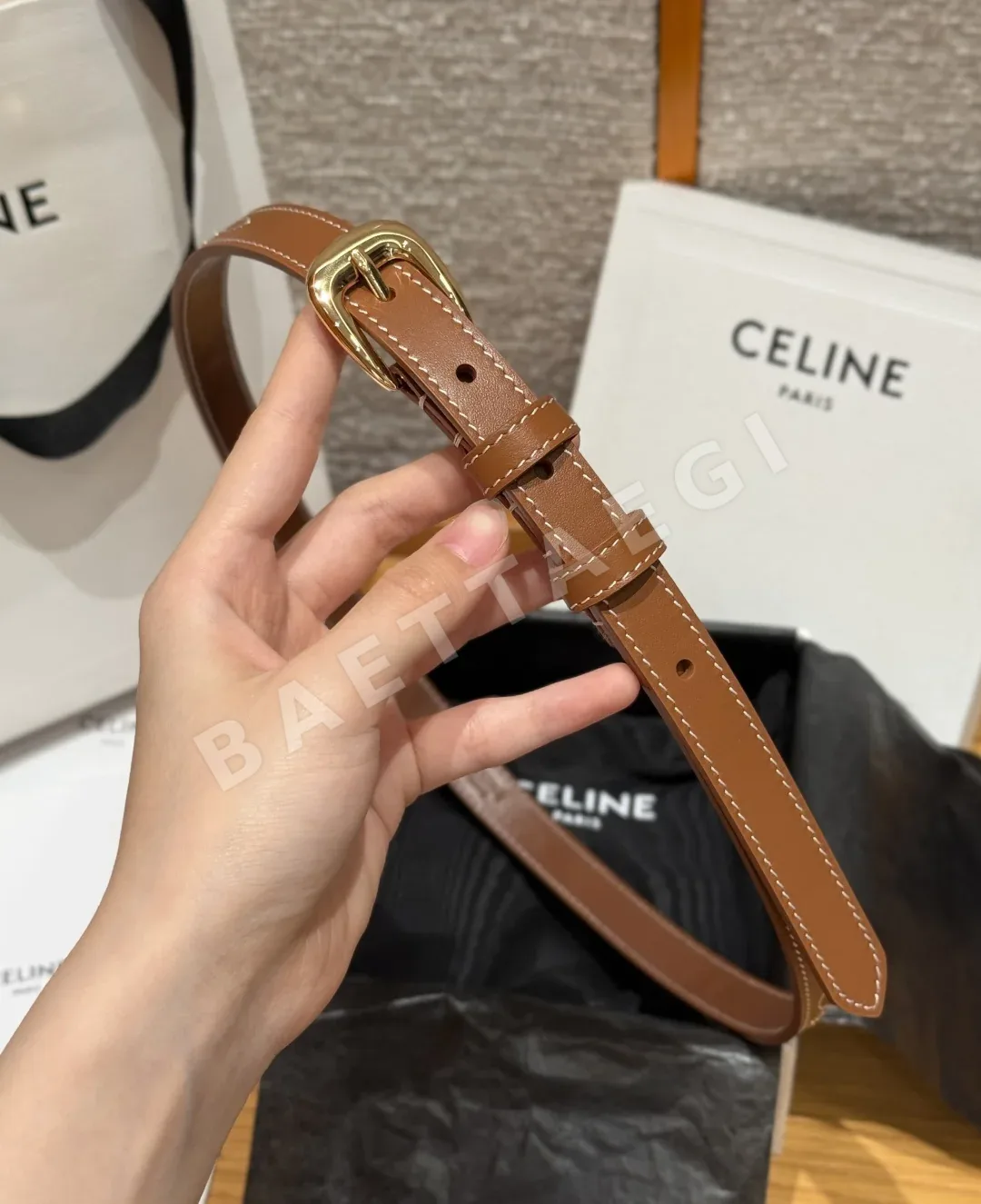 셀린느 TRIOMPHE 슬림 가죽 벨트 18mm 상세 이미지 9