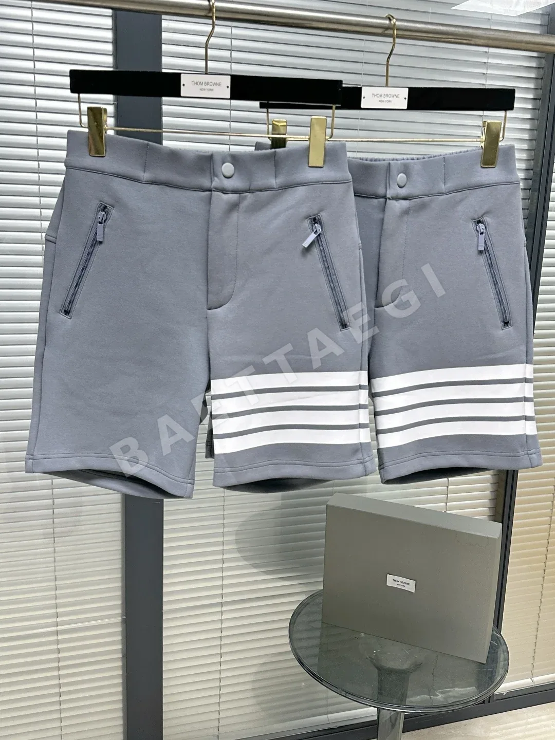톰브라운 4바 스트라이프 코튼 남성 반바지 상세 이미지 2