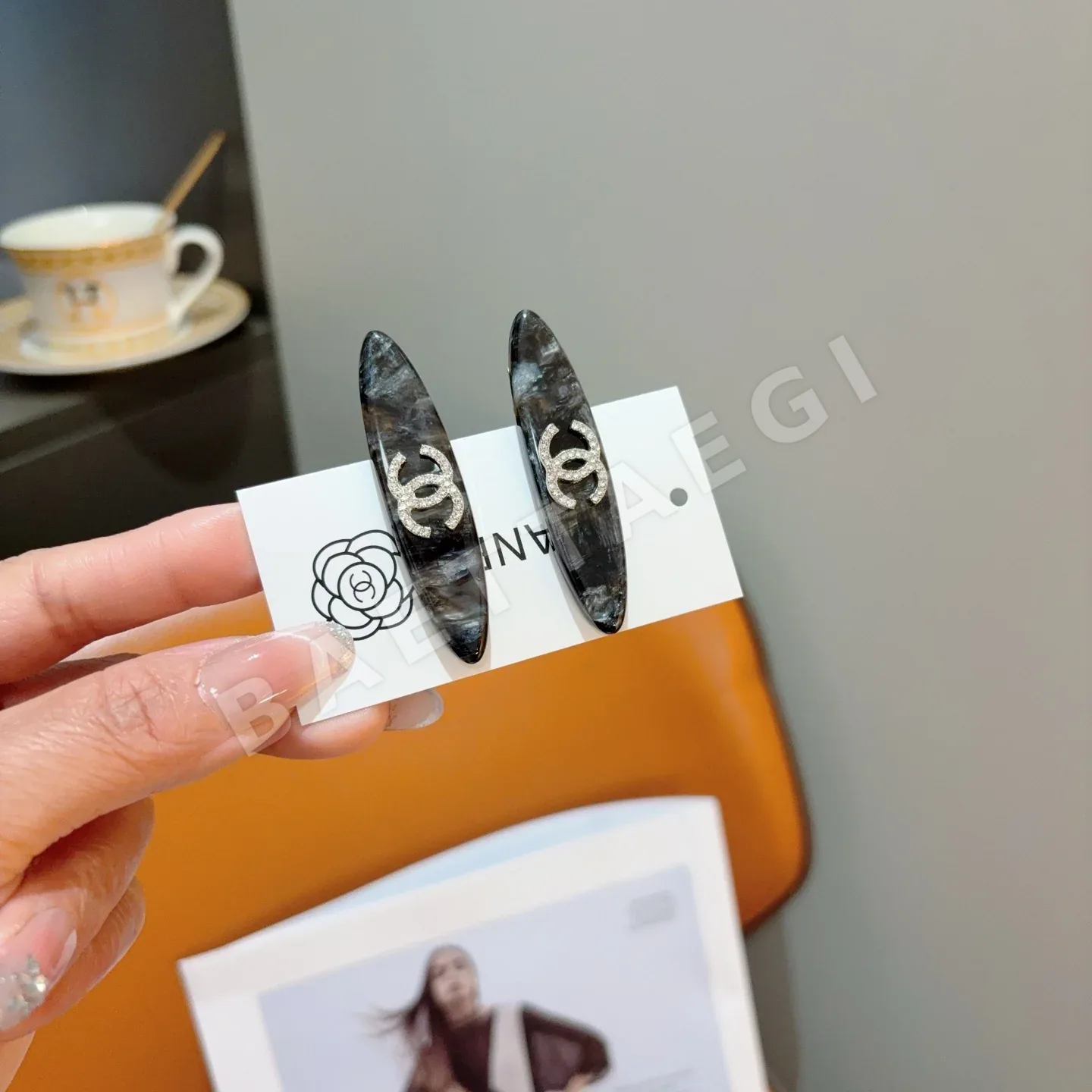 샤넬 메탈릭 BB 클립 헤어악세 상세 이미지 3