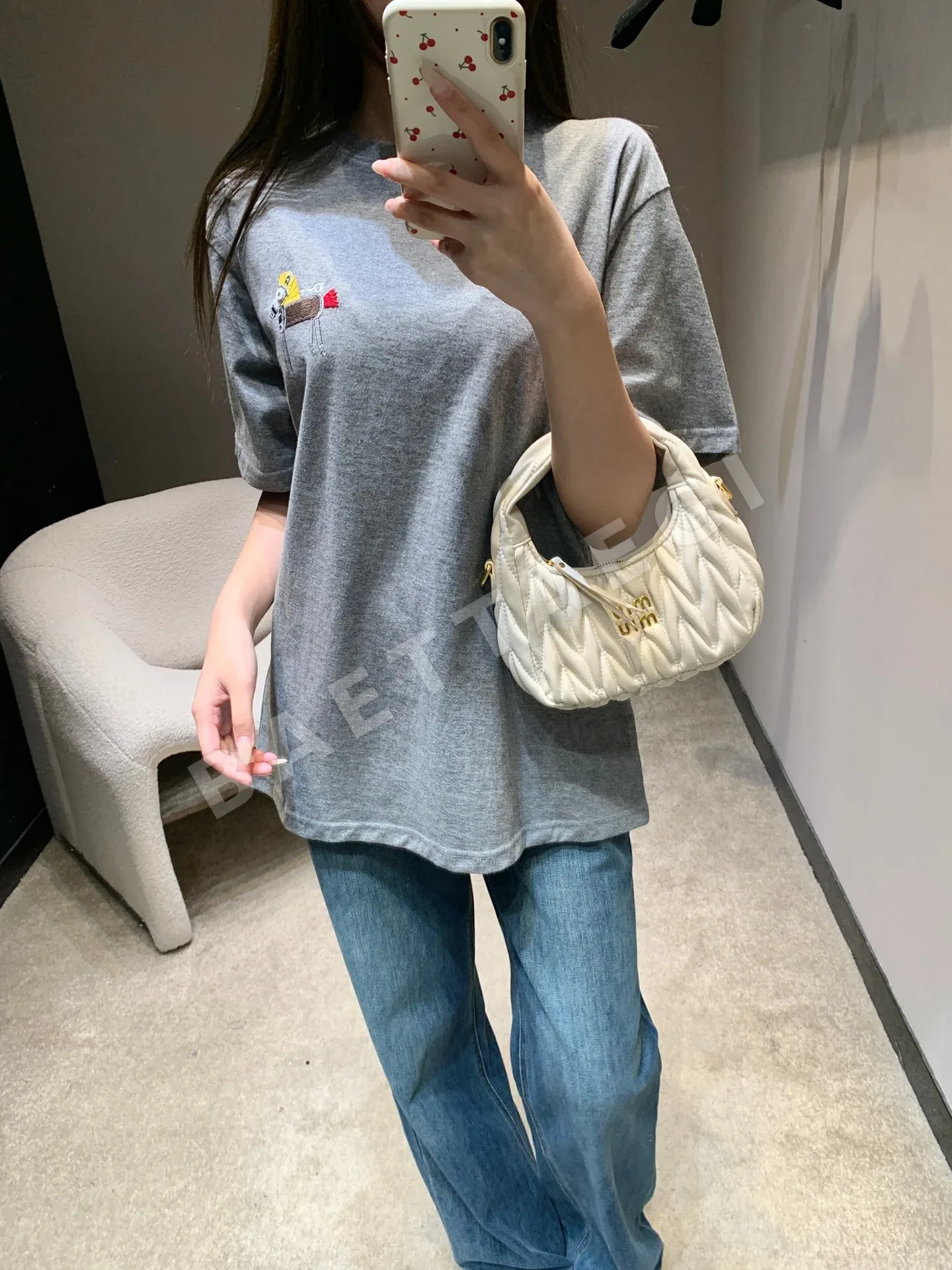 디올 포니 자수 그레이 크루넥 반팔 티셔츠 상세 이미지 2