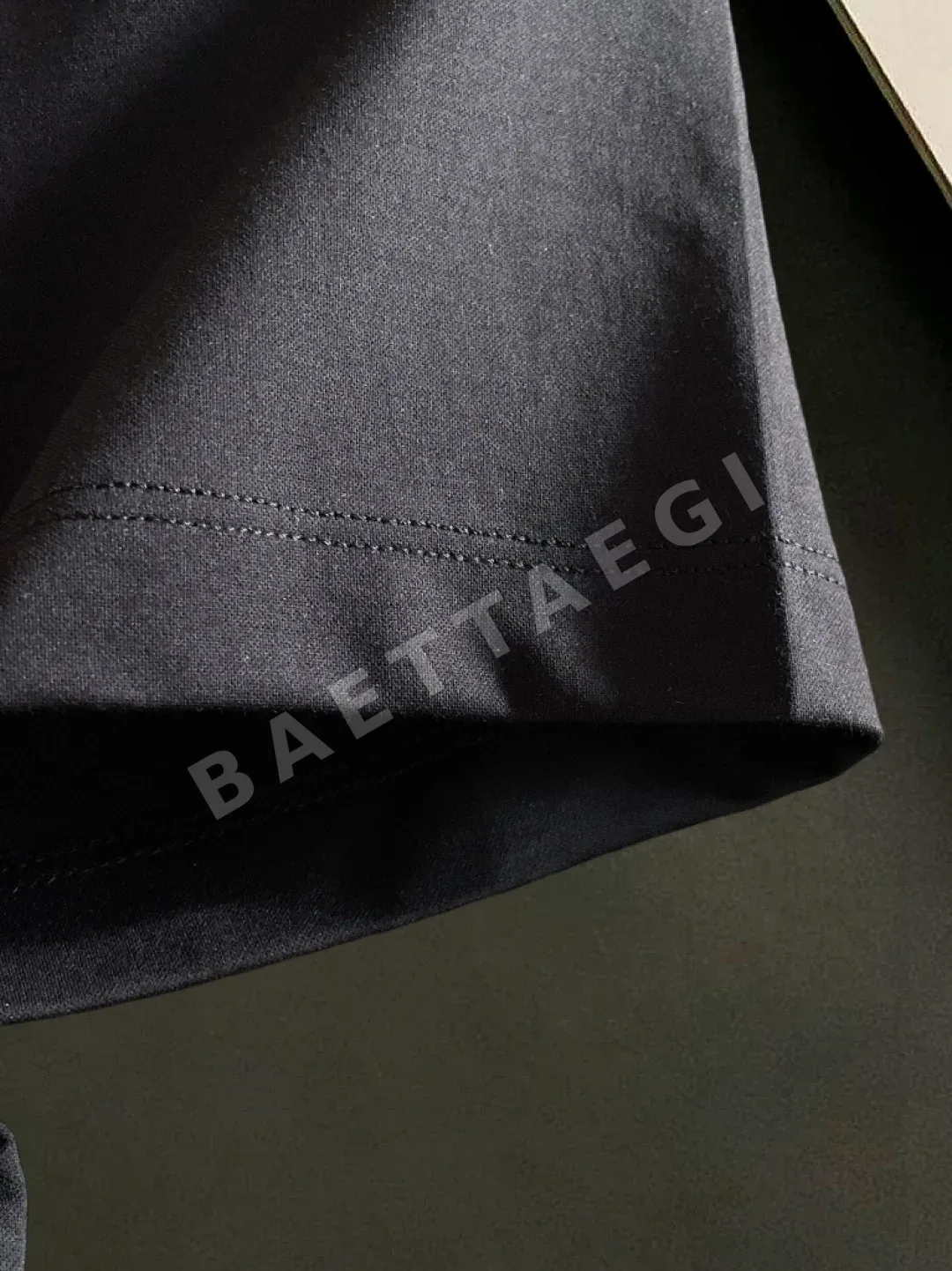 루이비통 슬림핏 코튼 반팔 셔츠 상세 이미지 5